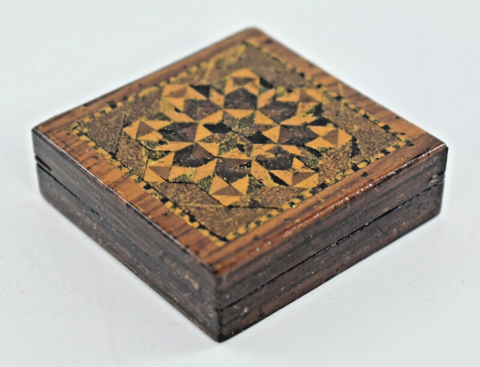 ANTIQUE TUNBRIDGE WARE TANGRAM PUZZLE BOX / STAMP BOX c1860