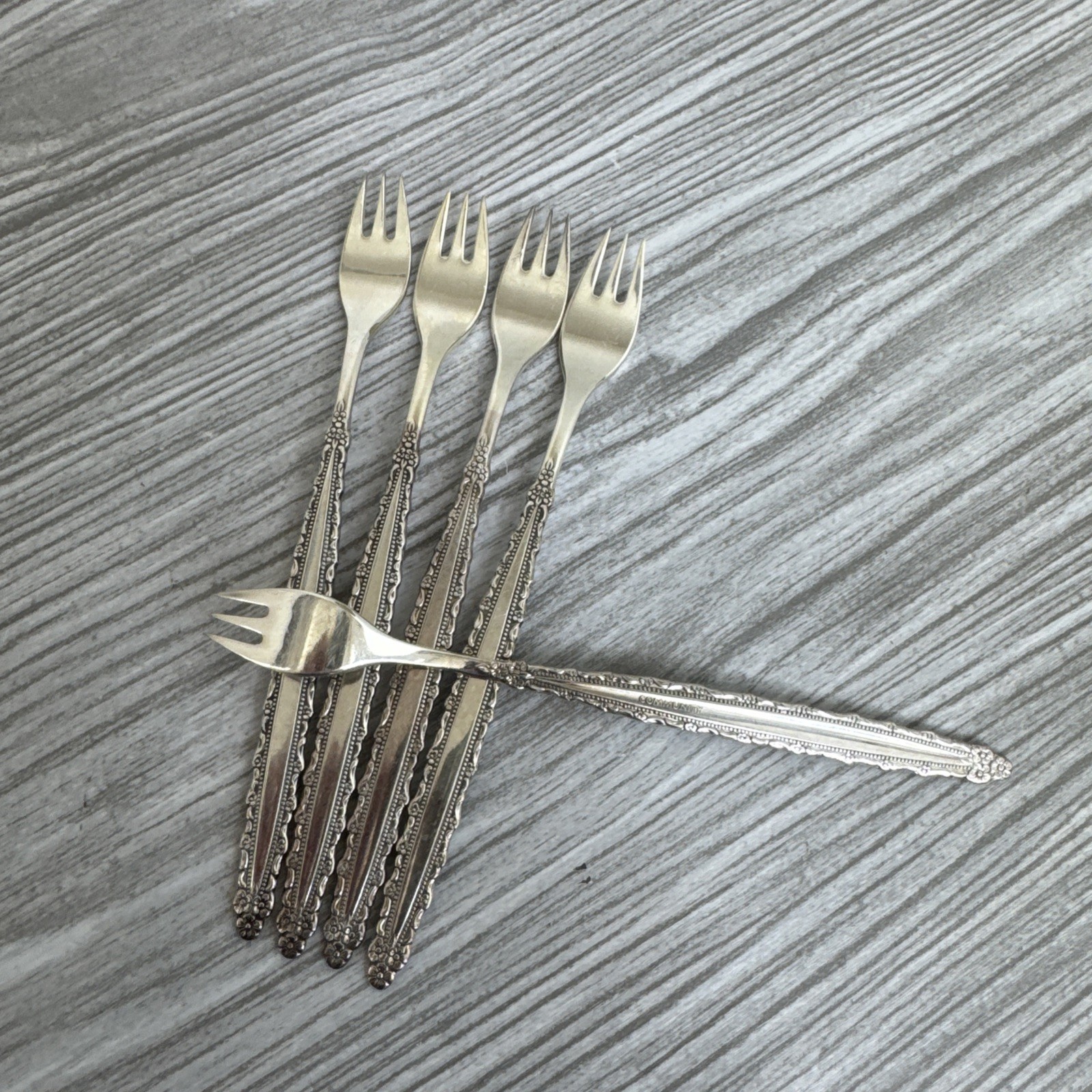 5 Oneida Community ROYAL LACE Silverplate 1973 Sea Food Forks