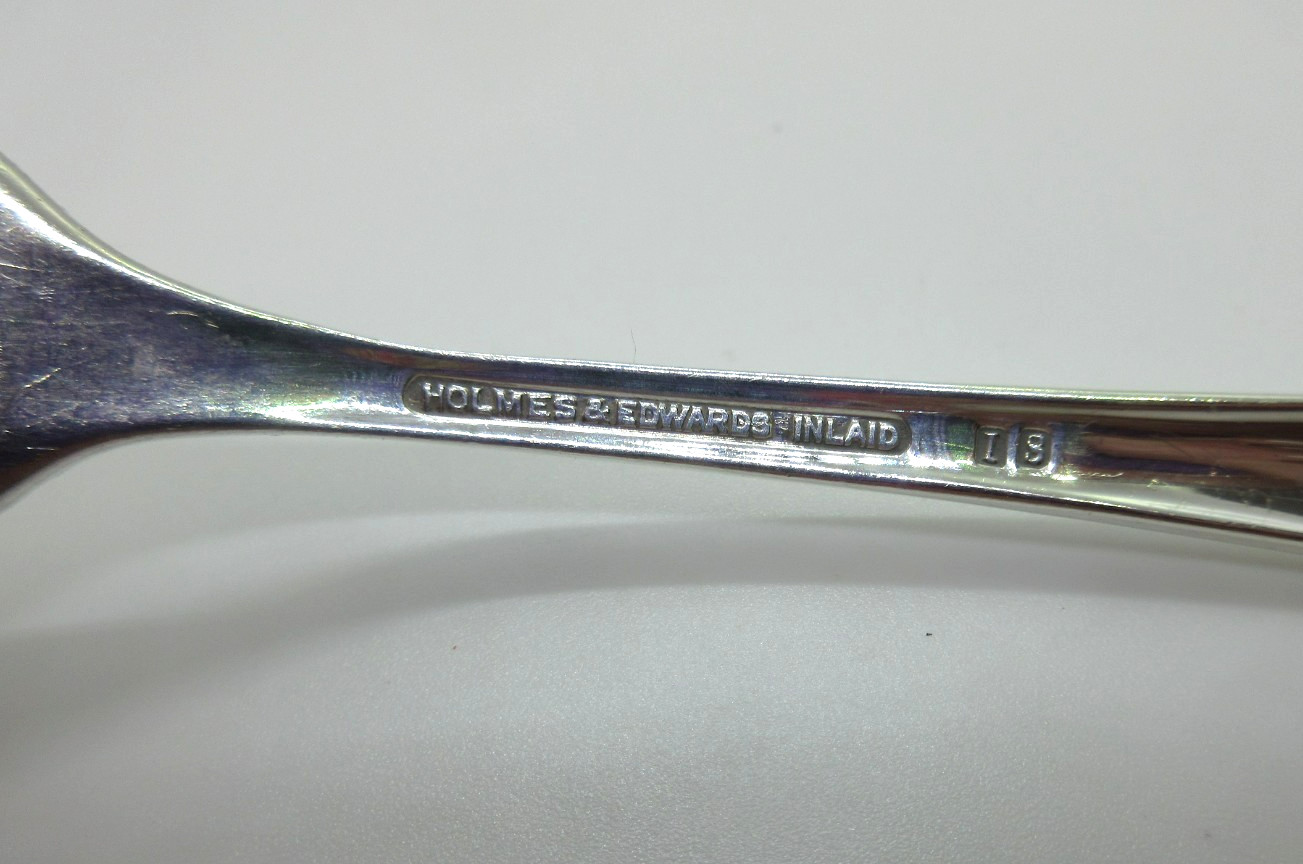 International Holmes & Edwards ROMANCE *1 Dinner Fork* 7 5/8″ Silverplate 1952