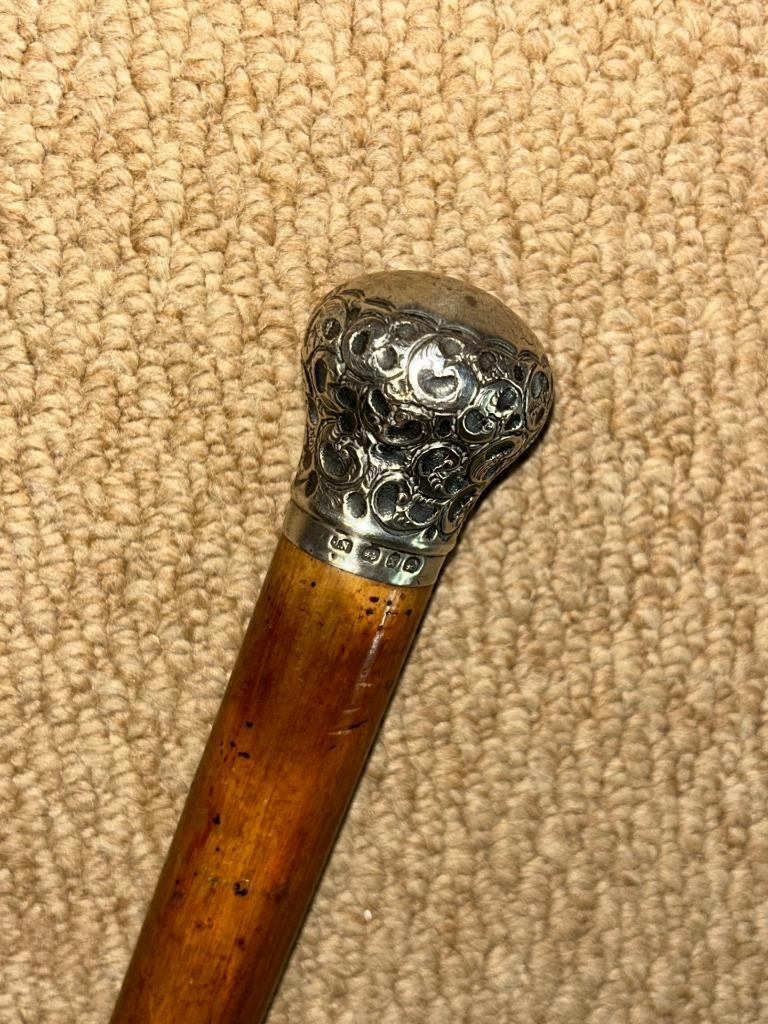 Victorian Malacca Walking Stick Cane Hallmarked 1897 Silver Repousse Pommel Top