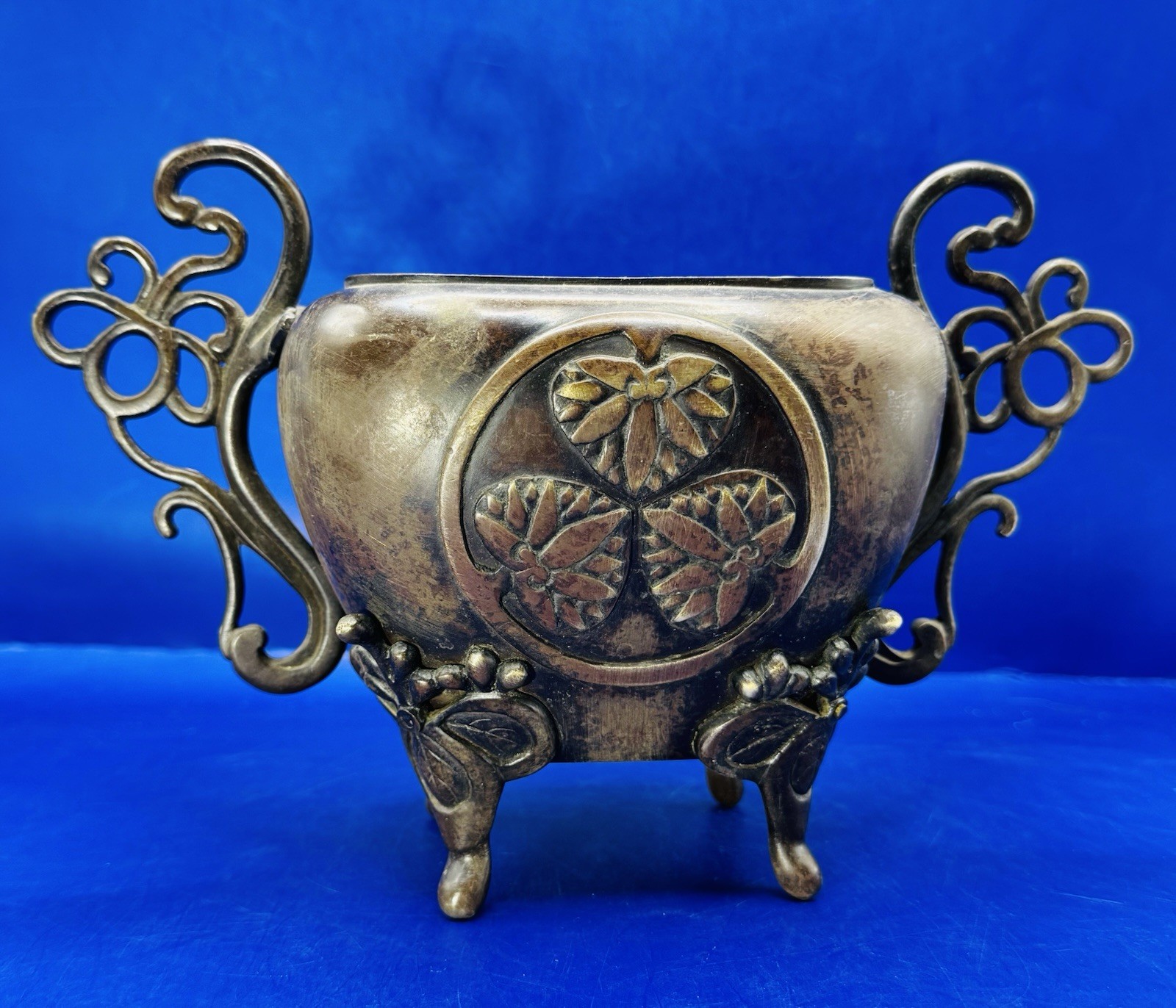 Antique Japanese Tokugawa Clan Crest Koro Incense Burner Footed Bronze 10″