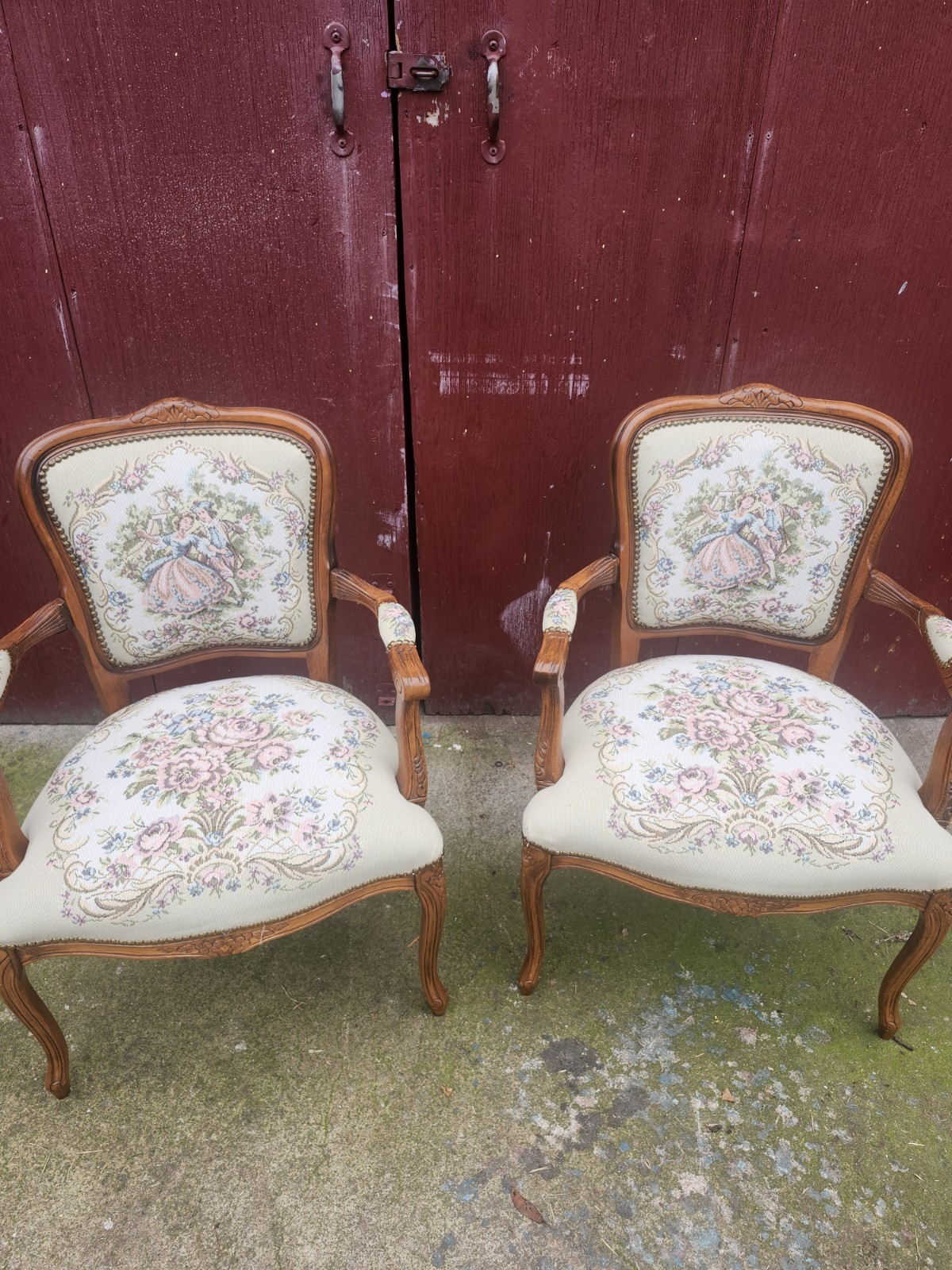 2 Vintage Italian Armchair French Louis XV Style Fauteuil Tapestry. excellent