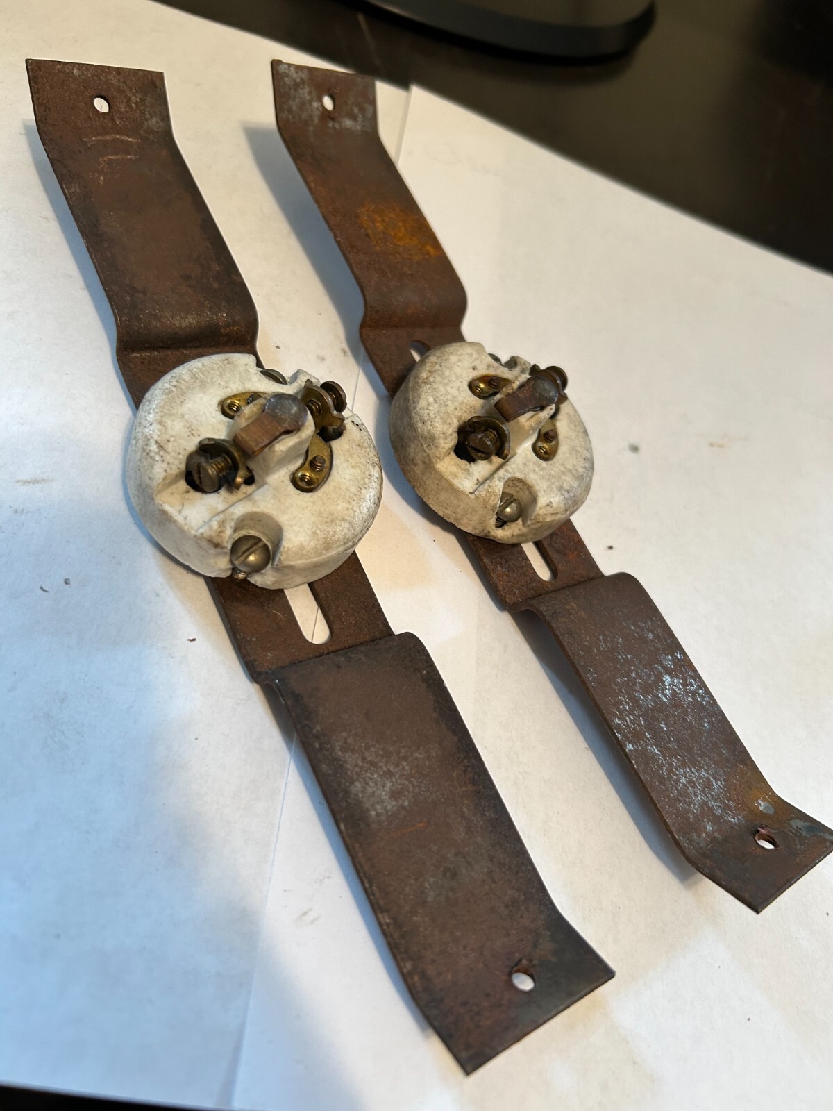 2 UNIQUE 8 1/2″ STEEL & PORCELAIN CEILING LIGHT FIXTURE FLUSH MOUNT BAR BRACKET