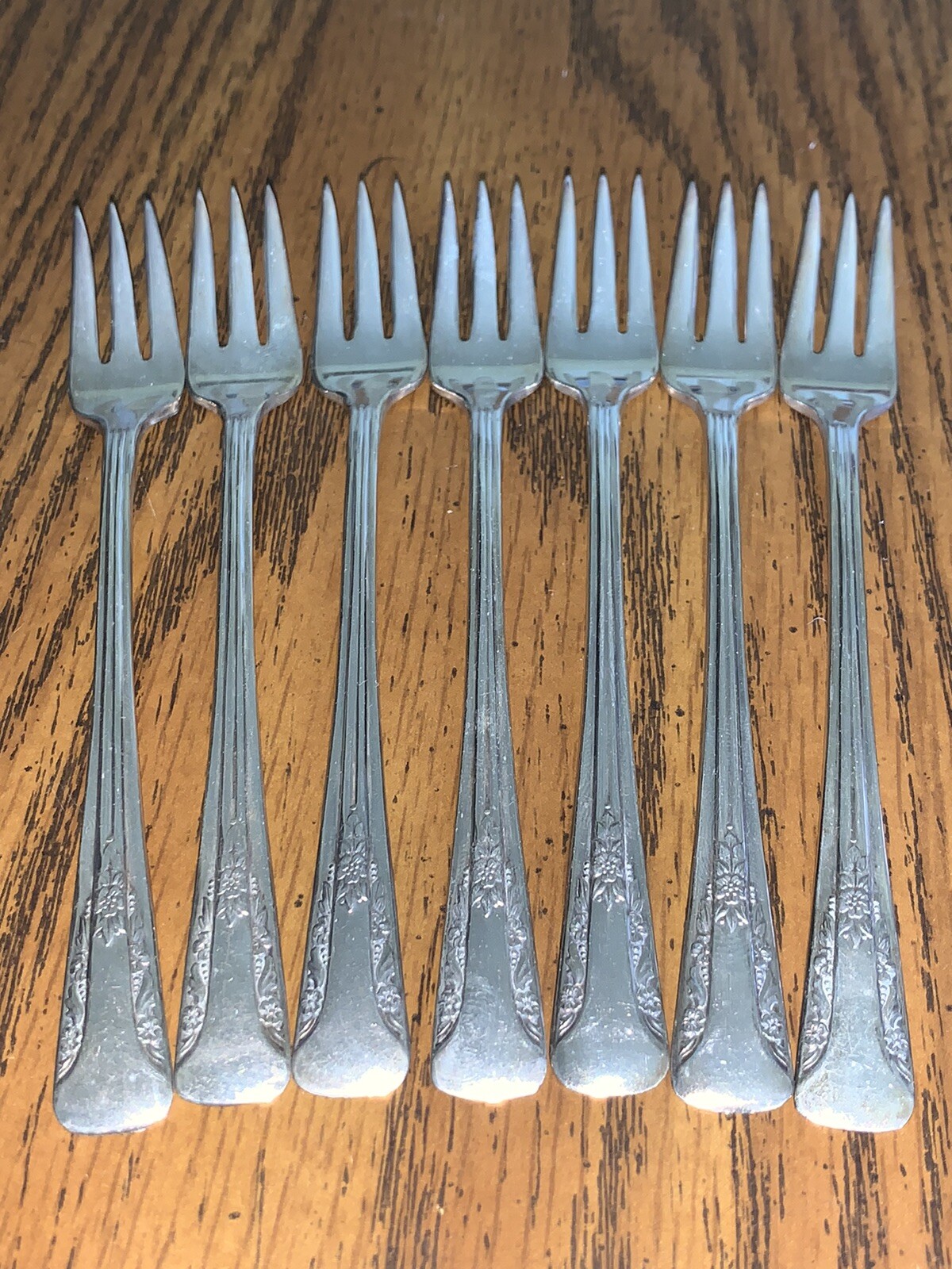 7 Camellia Silver Plate Cocktail/Seafood Forks 5 3/4″ Silverware Ware Crab Leg