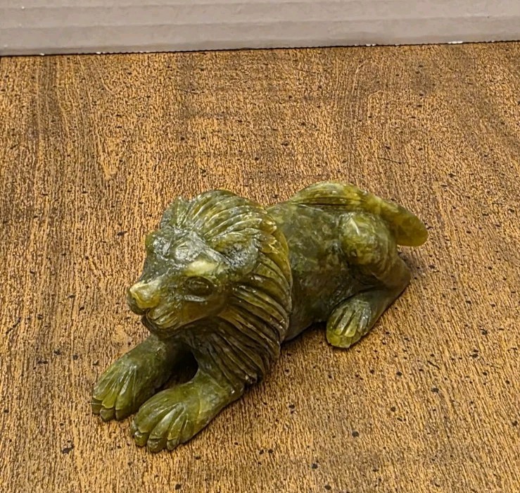 Hand-Carved LION Serpentine Stone JADE Crystal Stone Mineral Figure Figurine