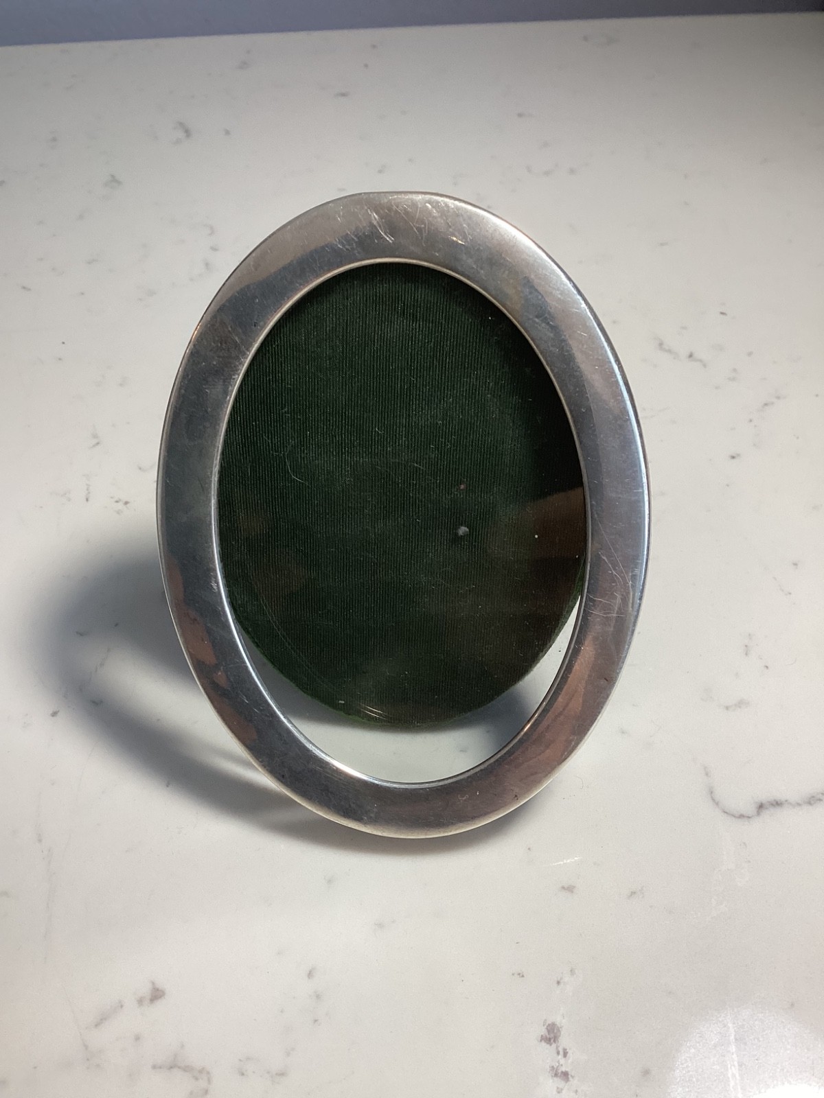 ANTIQUE AUTHENTIC SIGNED STERLING SILVER OVAL 4″x3″ PICTURE FRAME MUST SEE NO RE