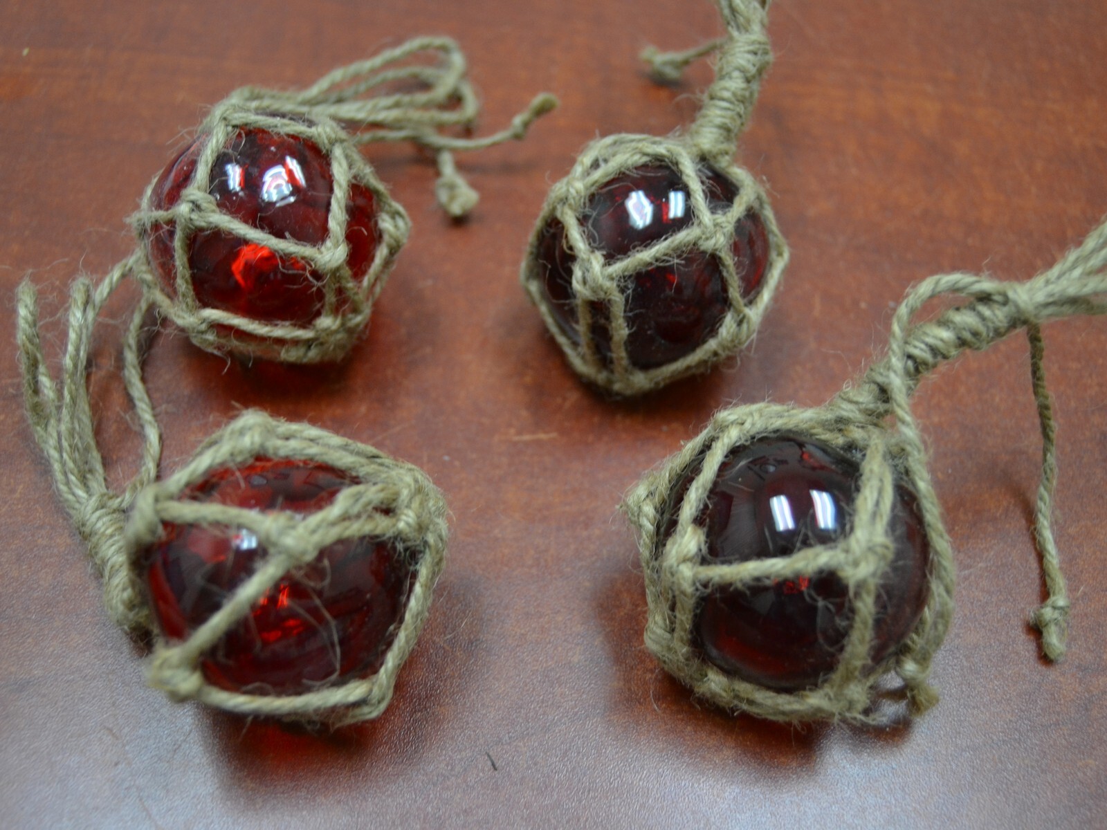 4 PCS REPRODUCTION RED GLASS FLOAT BALL BUOY WITH FISHING NET 2″