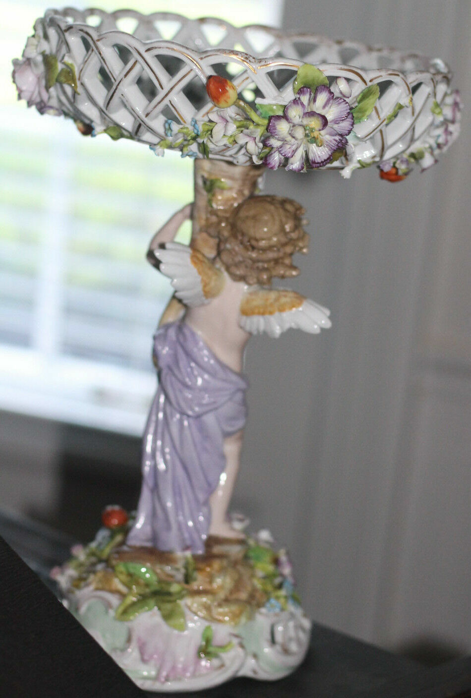 ANTIQUE HAND PAINTED RETICULATED FIGURAL COMPOTE DISH SITZENDORF