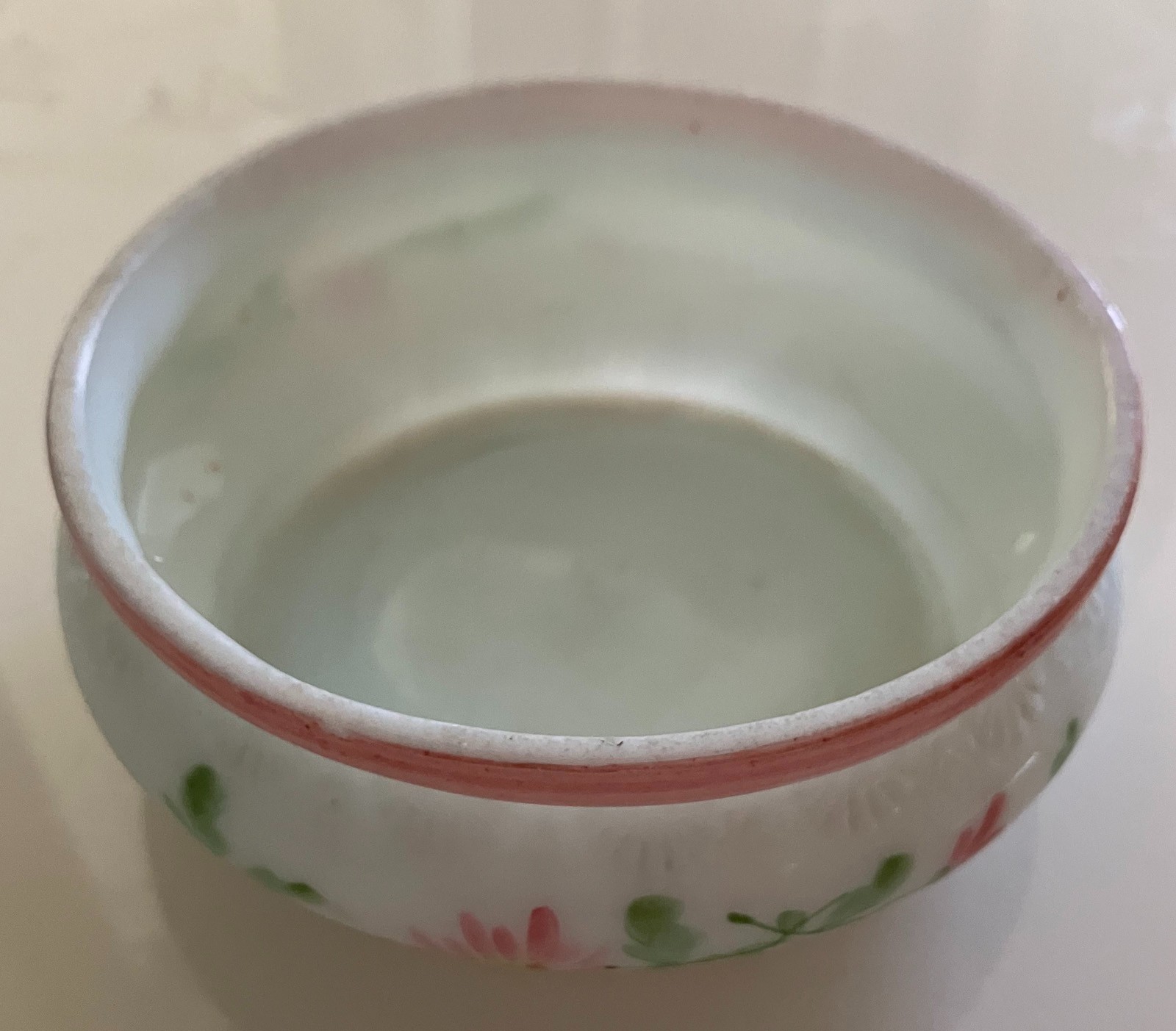 VINTAGE 1930’s 4″ PORECLAIN DISH (996) WHITE WITH HAND-PAINTED FLOWERS Unique