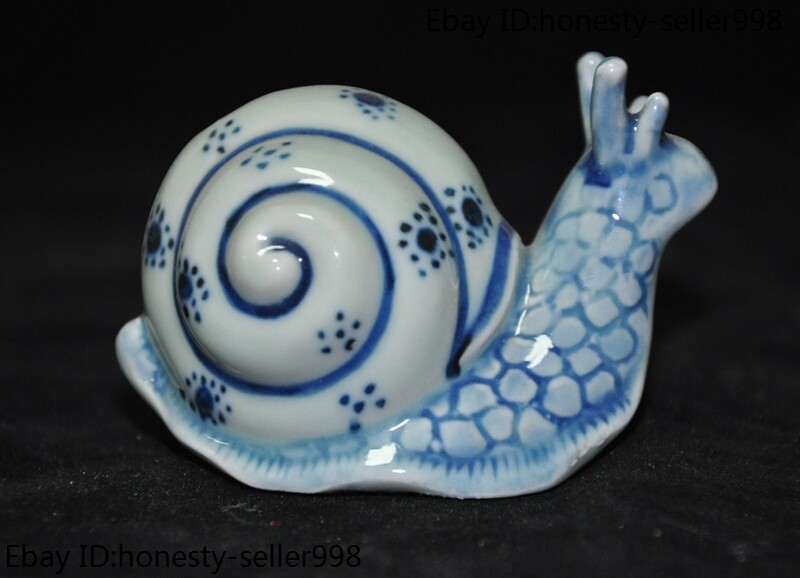 2.8” Marked Old Chinese Blue&white porcelain wealth lucky snails snail statue