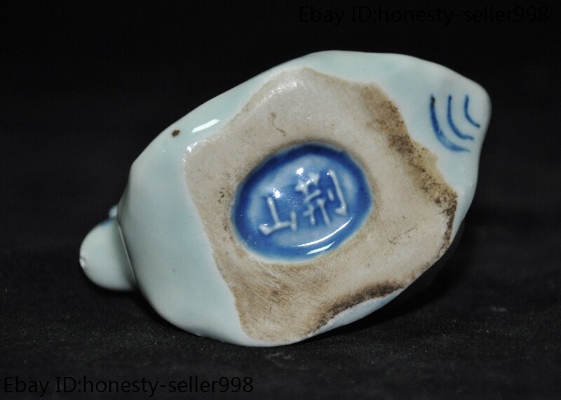 2.8” Marked Old Chinese Blue&white porcelain wealth lucky snails snail statue