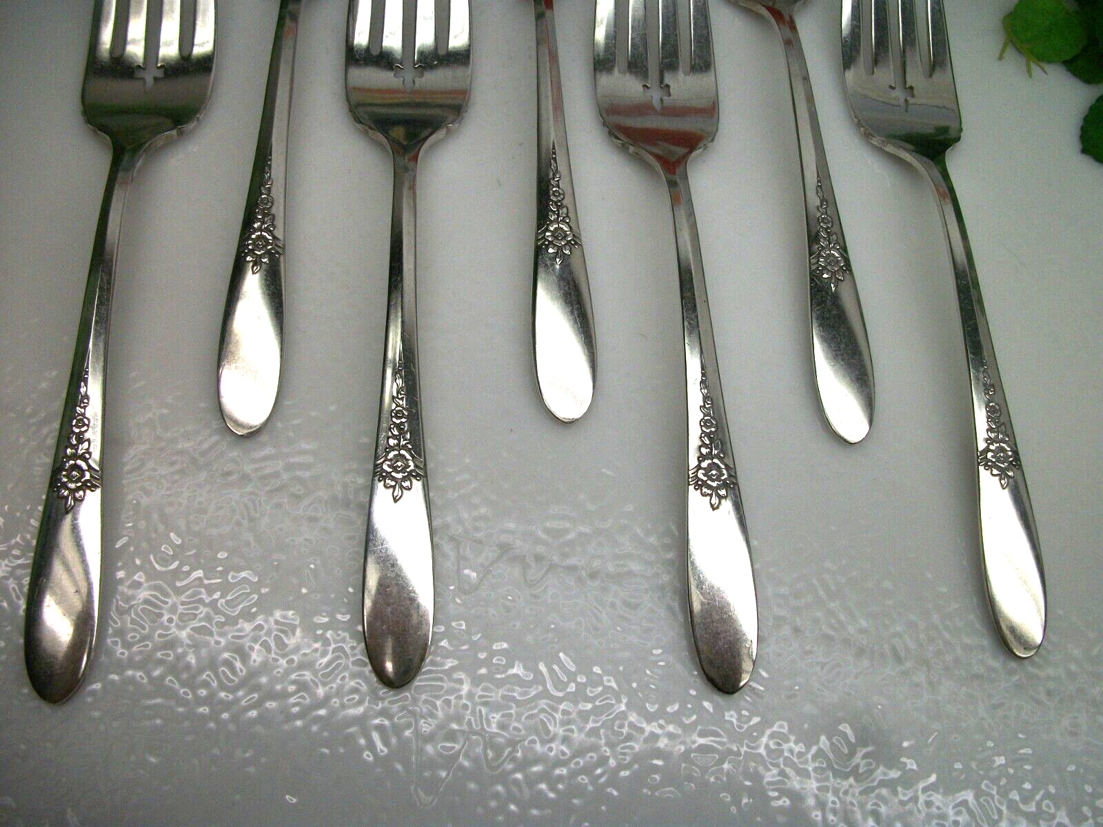 7 Oneida Silver FANTASY Silverplate 6 1/2″ Salad Forks 1941