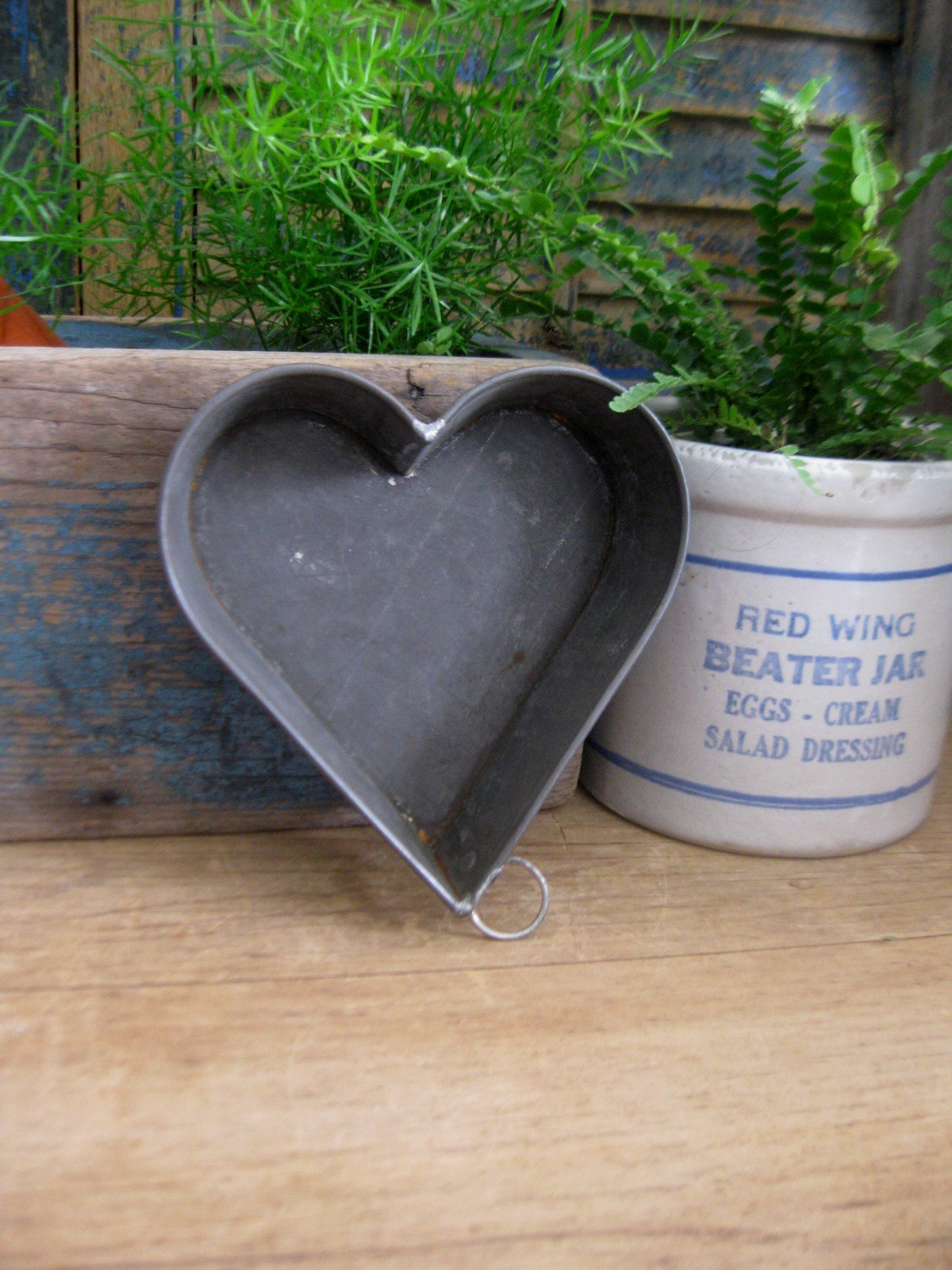 Antique Tin Heart Shaped Cake Pan w Rolled Edges Hanging Hook Germany 5-1/2″
