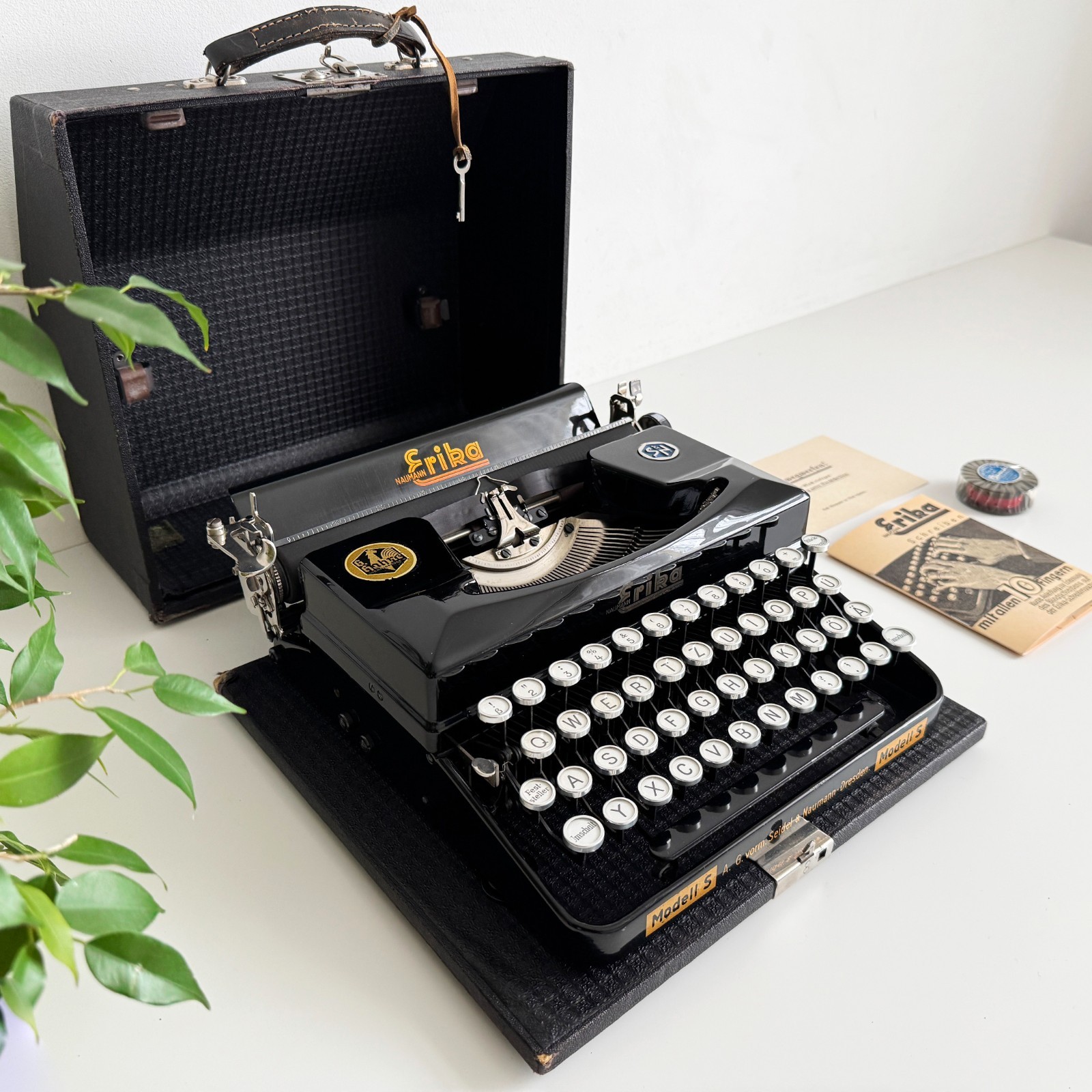 Erika S Typewriter | 1930s | Working | Serviced | UPS 3-Day to US/CAN