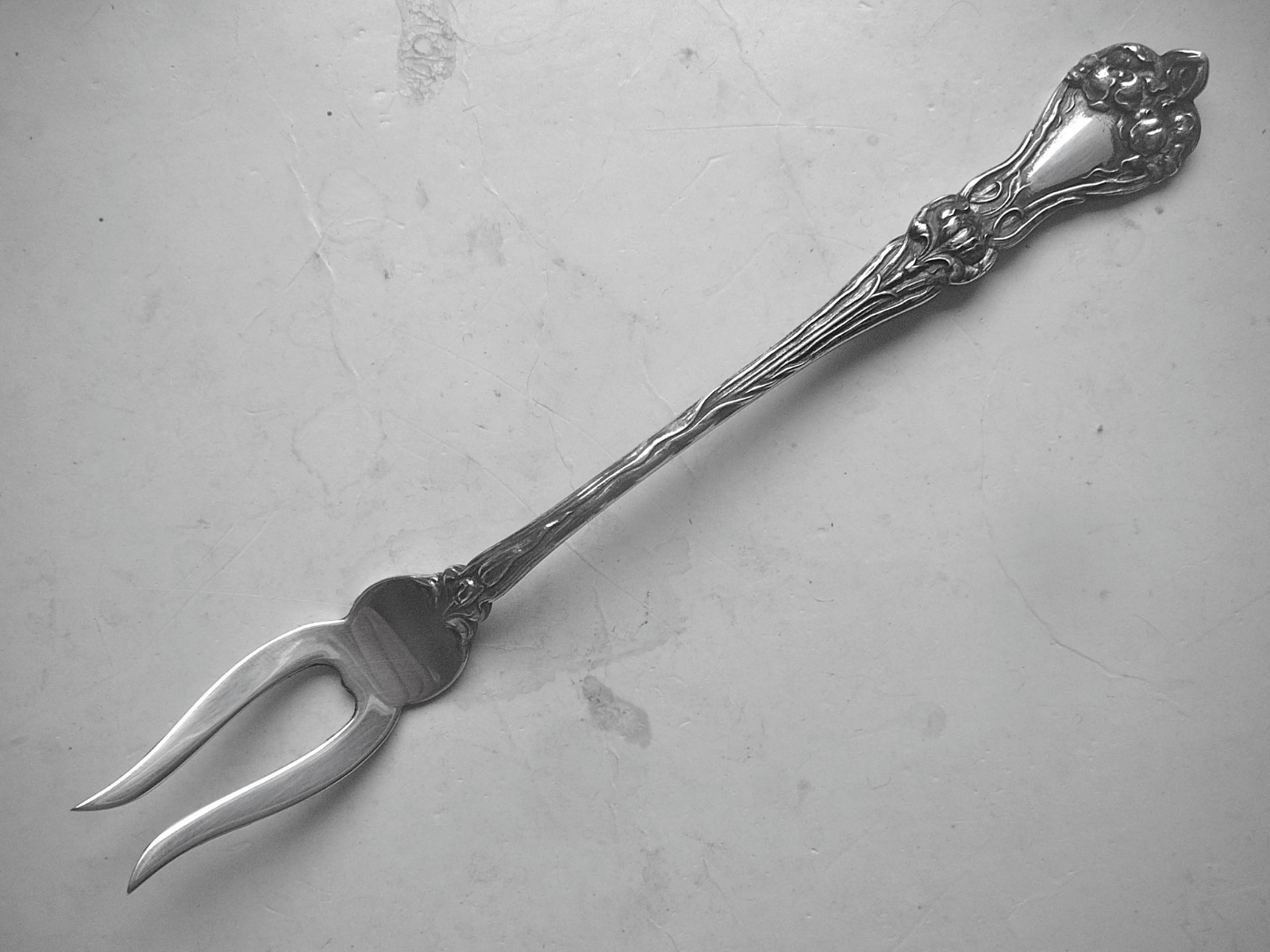 Alvin MAJESTIC Sterling Two-Tine Butter Pick ☞ NO MONOGRAM ☜