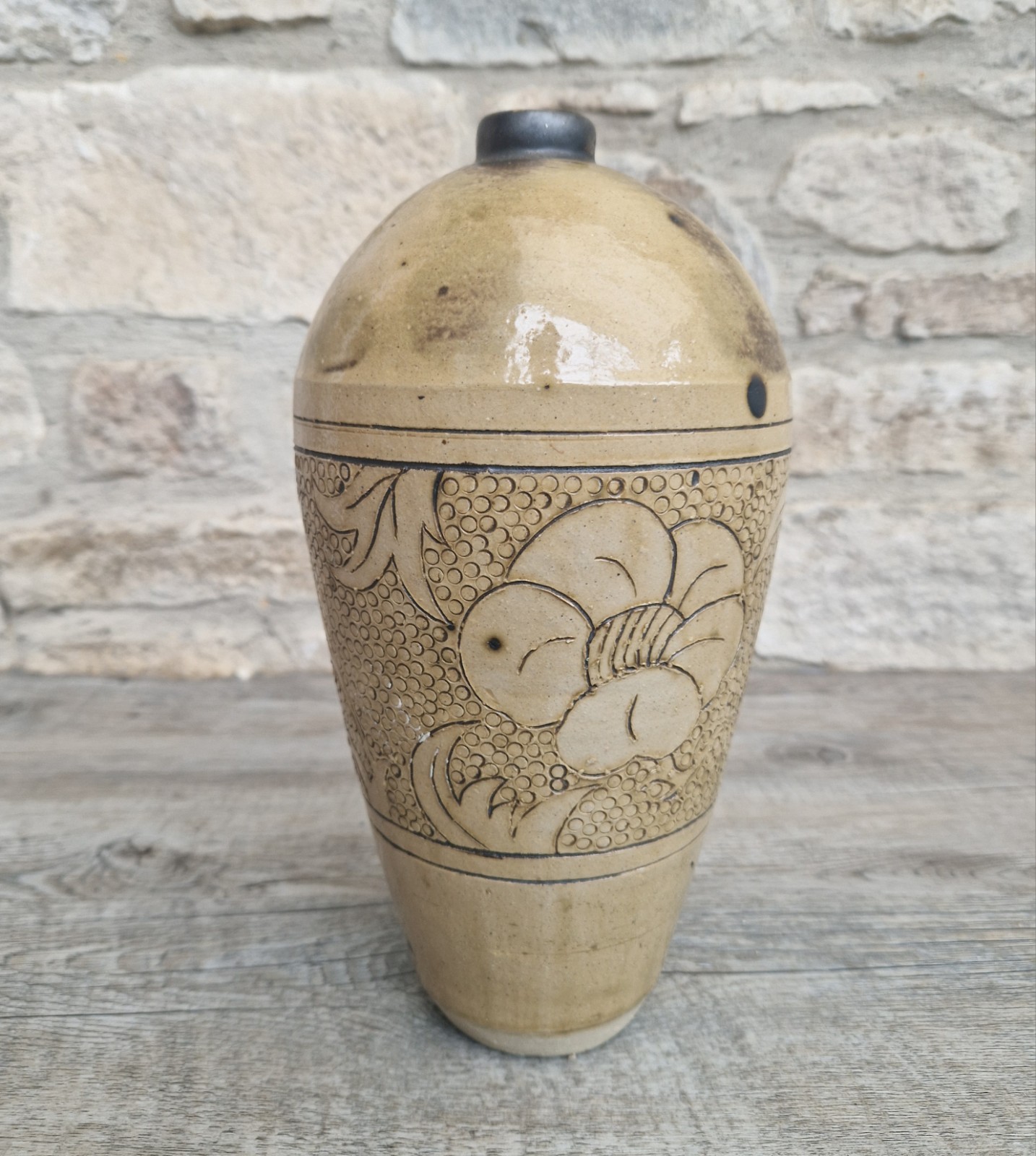 Large Chinese Cizhou Ware Meiping Style Stoneware Vase Incised Floral Design