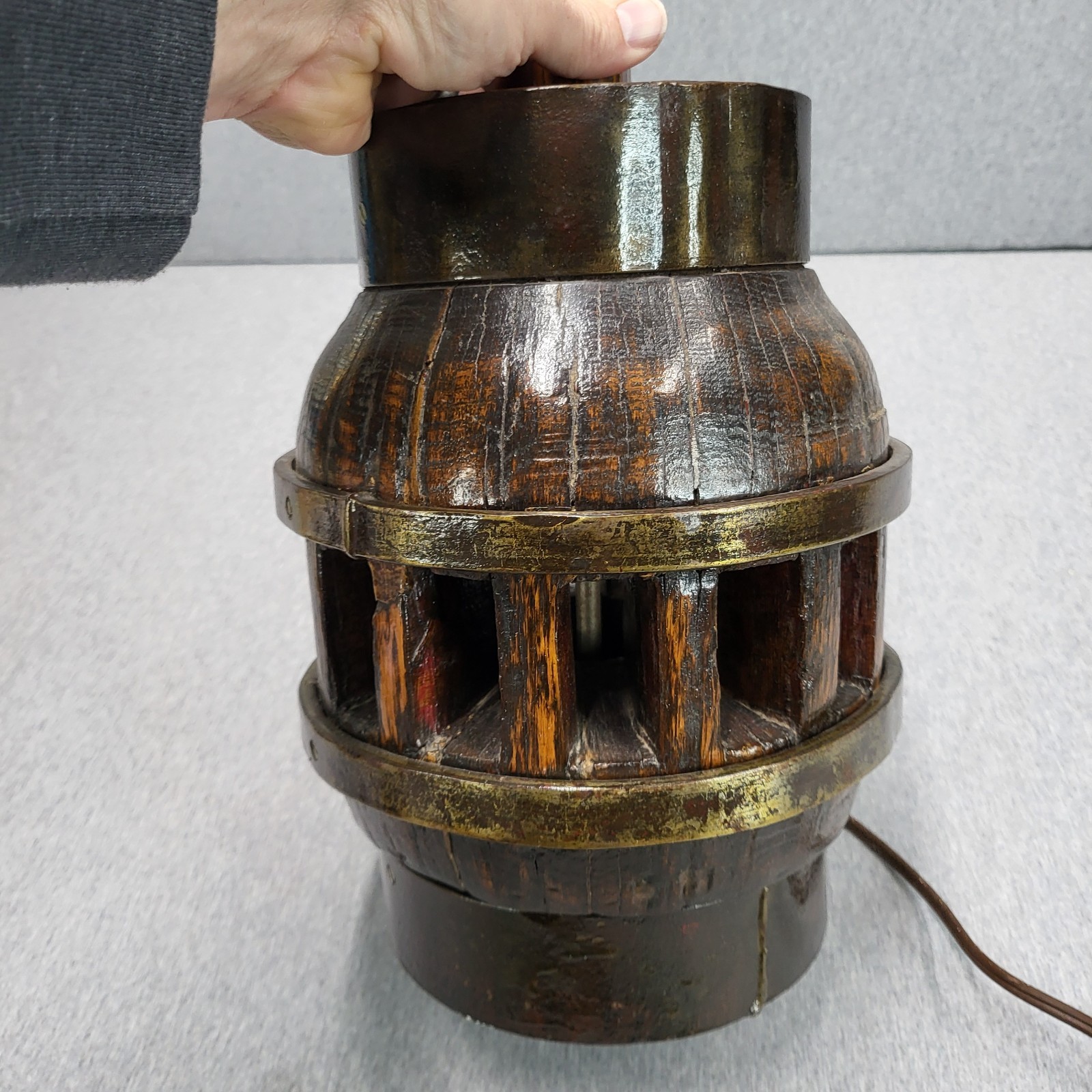 ANTIQUE PRIMITIVE RUSTIC WAGON WHEEL HUB LAMP HEAVY 16 POUNDS