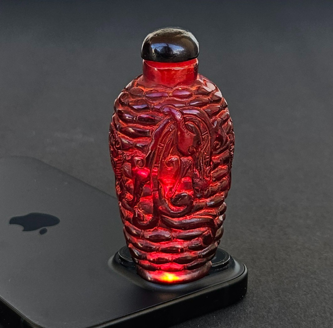 Antique Chinese Catalin Bakelite Cherry Amber Translucent Faturan Snuff Bottle