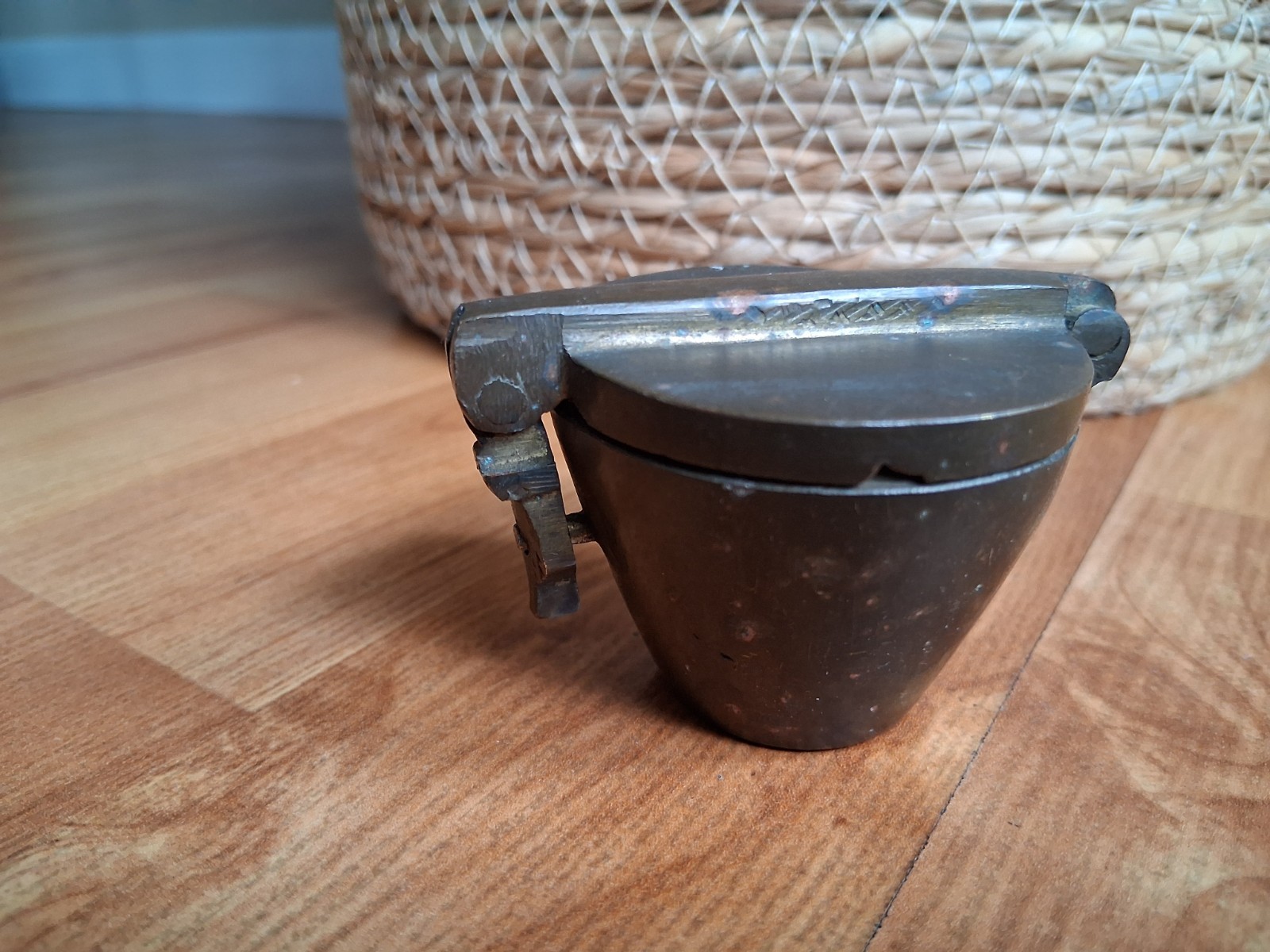 Apothecary Miners Assay Weights Vtg Nested Bronze Brass Set of 6 Hinged Lid 1 lb
