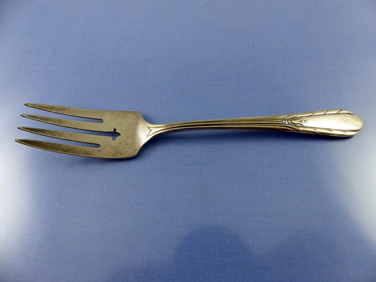 LYNNWOOD aka MEMORY 1934 SALAD or DESSERT FORK BY GENESEE SILVER
