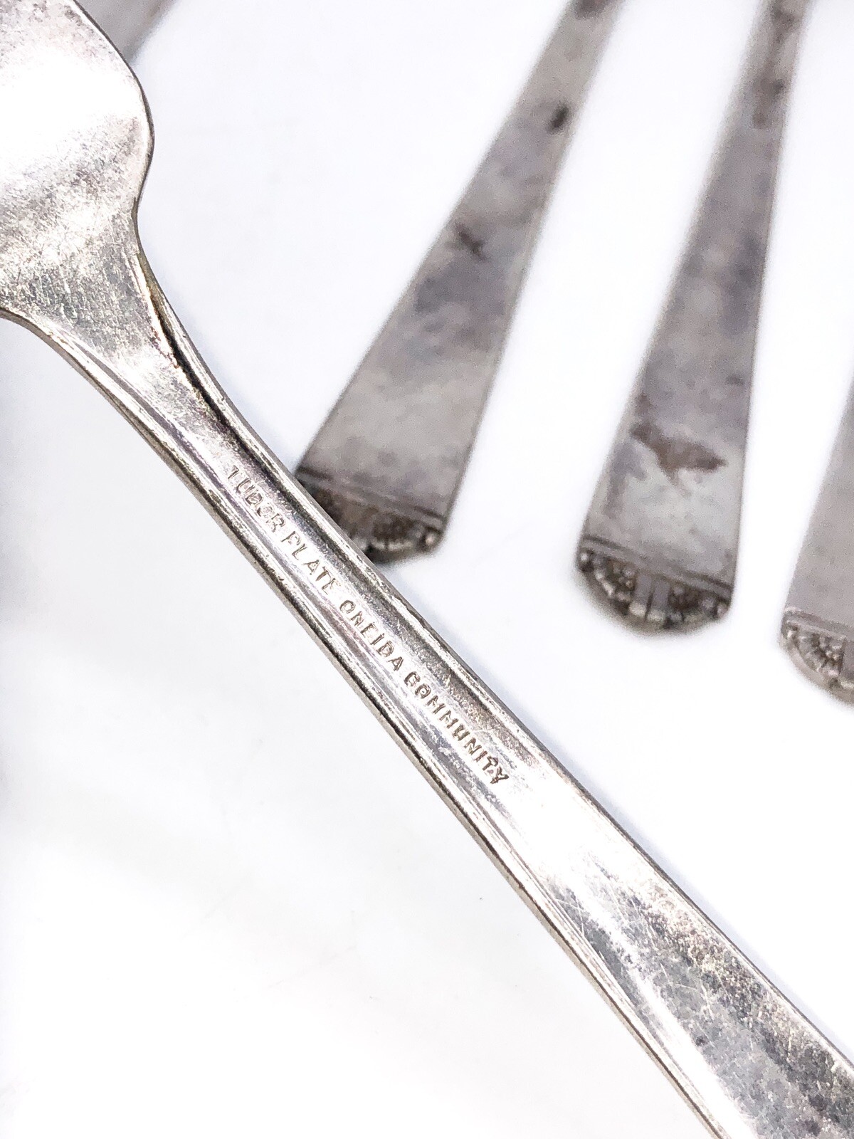 7 Oakleigh/Royal York Silver Plate Salad Forks Oneida Community 6″ Tudor Plate