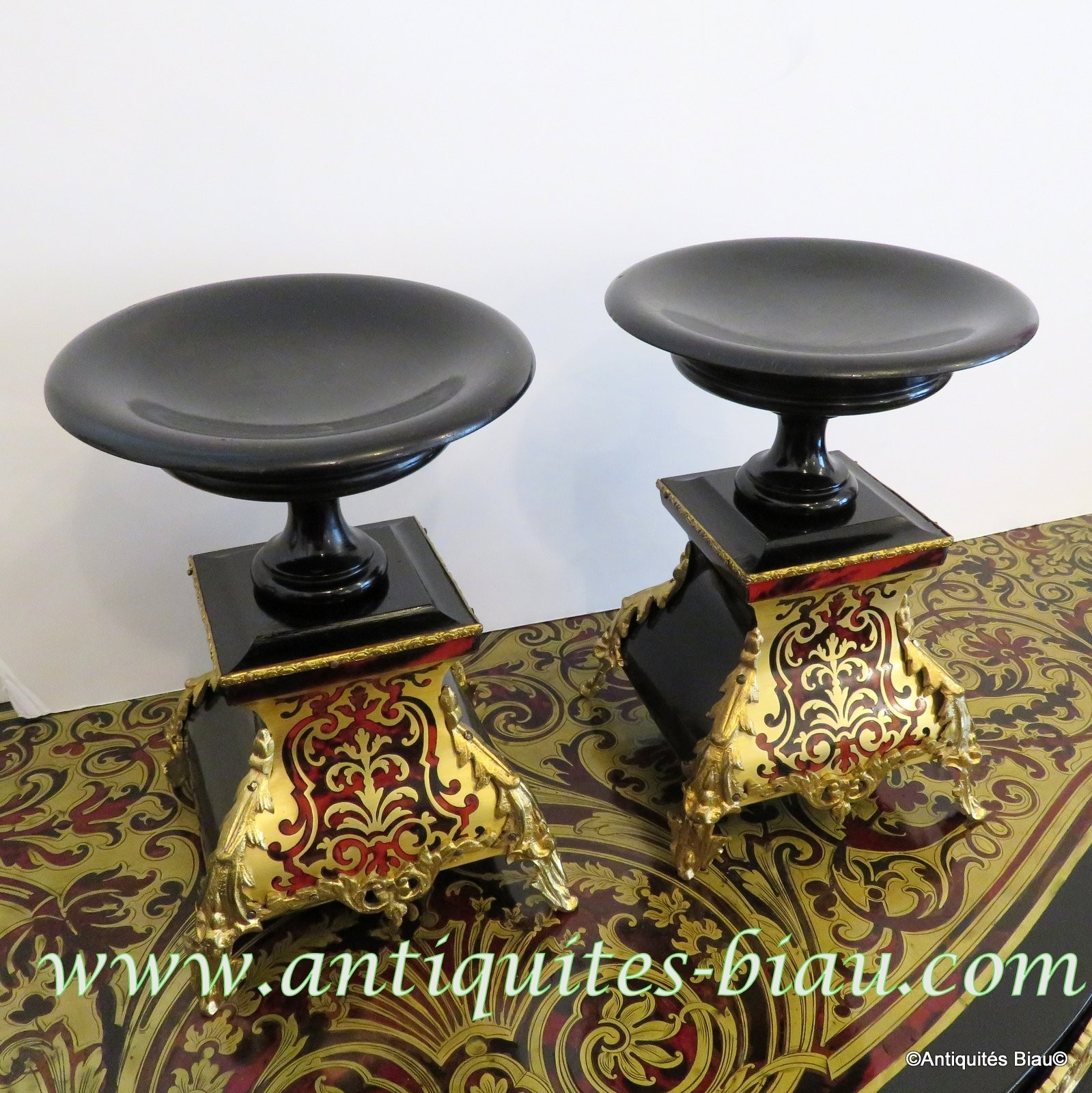 Pair of Pedestal Cassolette in Boulle marquetry 19th century perfect condition