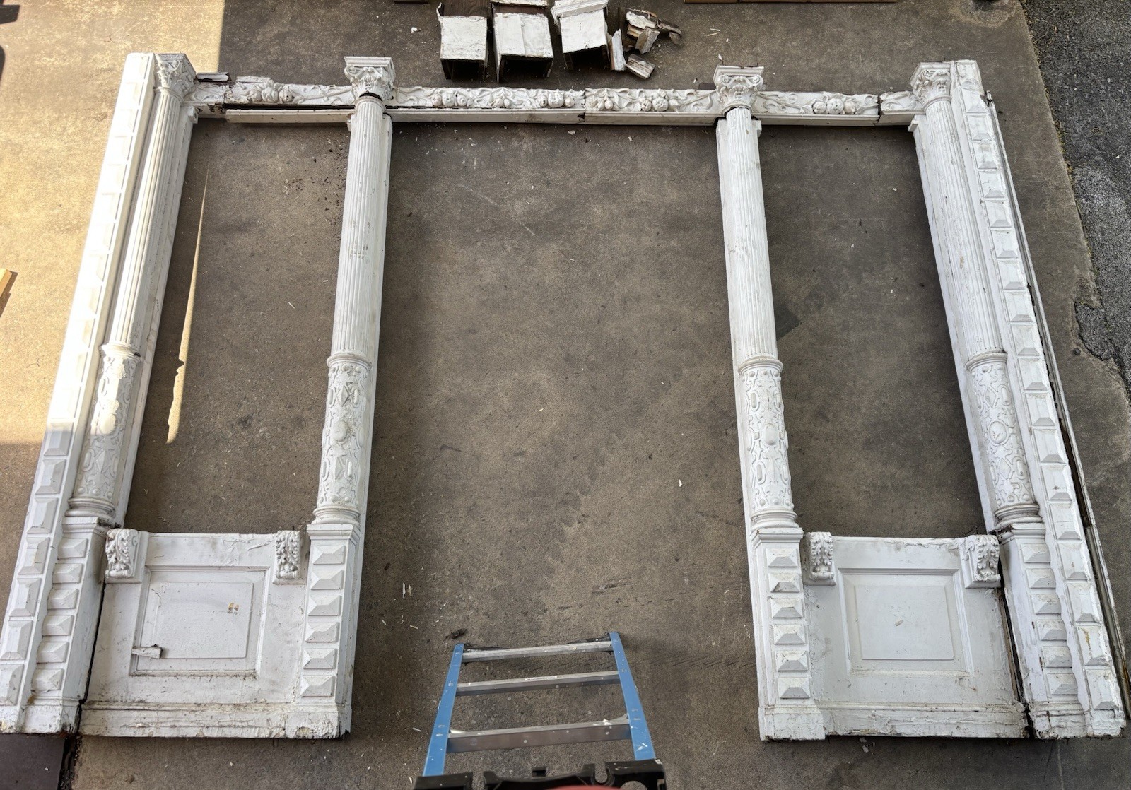 ~ ANTIQUE CARVED OAK ROOM DIVIDER ENTRYWAY DOORS SIDELITES 133 X 100 ~ SALVAGE