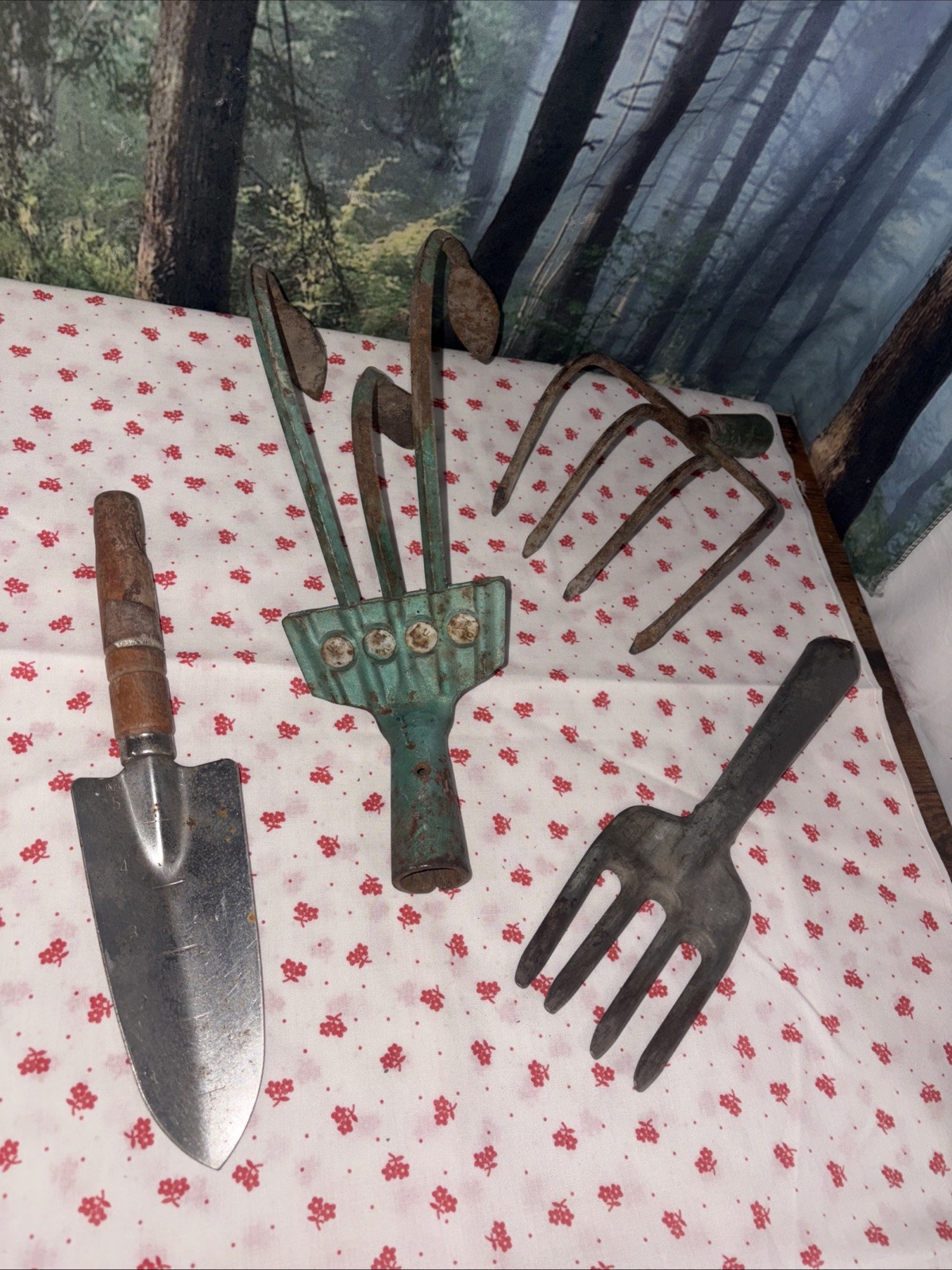 VTG/Primitive/Garden Hand Tools/Lot of 4-Fork/3-Tine Cultivator/Shovel/Rake/