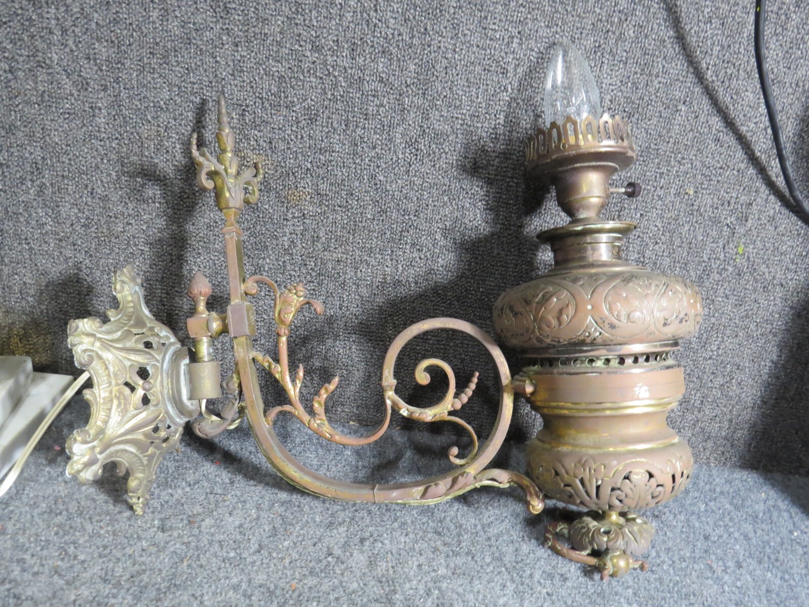Pair Antique Brass Bracket Oil Lamps A.W. Lampe Bruxelles