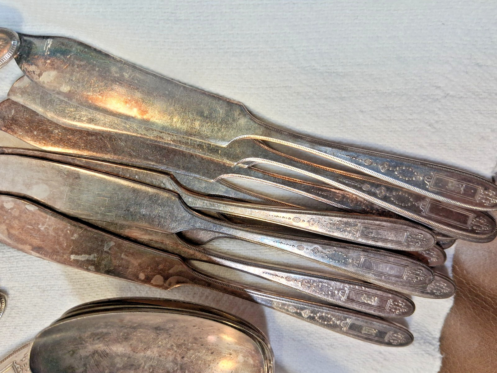 70pc Set Community Plate Grosvenor 1921 Pattern Flatware Silverplate Monogramed