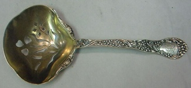 Meadow by Gorham Sterling Silver Nut Spoon Pierced w/ Clover Cattails GW 4 1/2″