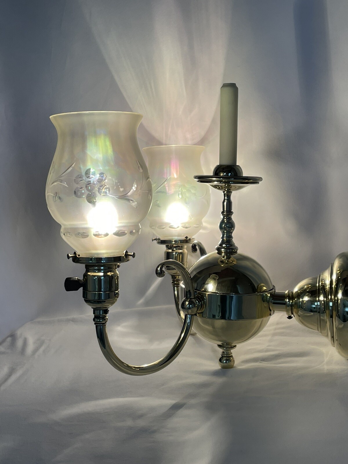Antique Faries Style Victorian Brass Wall Sconce Lamp 2Arm Glass Shades Gasolier
