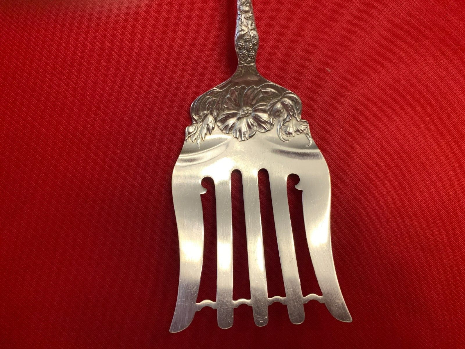 Stunning FLORAL by Wallace Silverplate RARE ASPARAGUS SERVER 9 1/2 Inch 1902