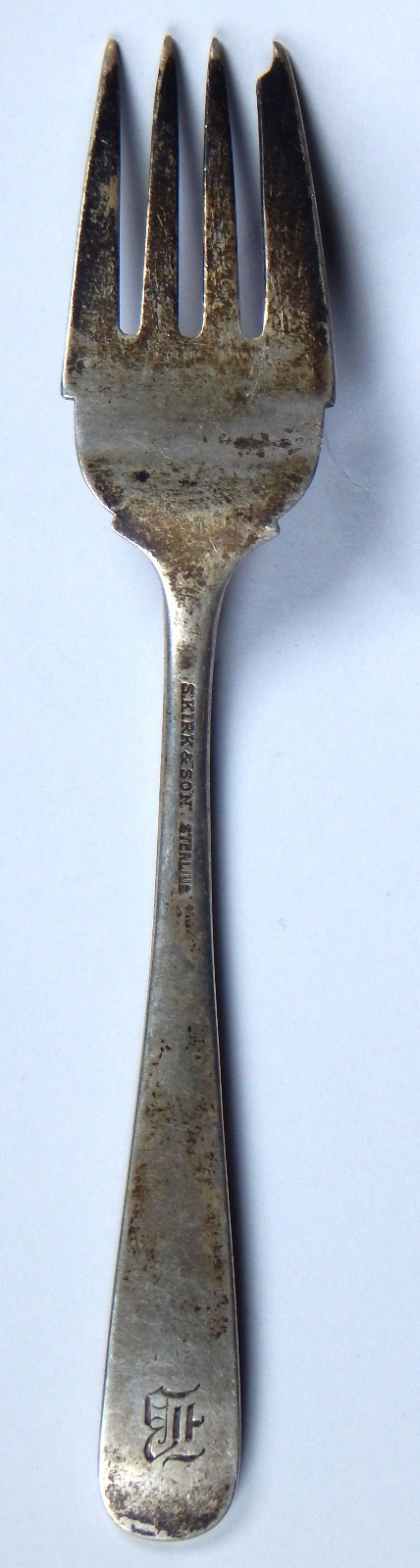 S. KIRK & SON REPOUSSE SALAD DESERT FORK STERLING SILVER VICTORIAN 6 1/4″ 34g