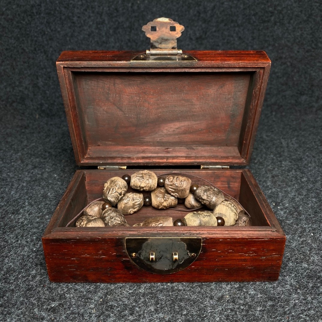 Treasured agarwood in rosewood box 18 Arhat