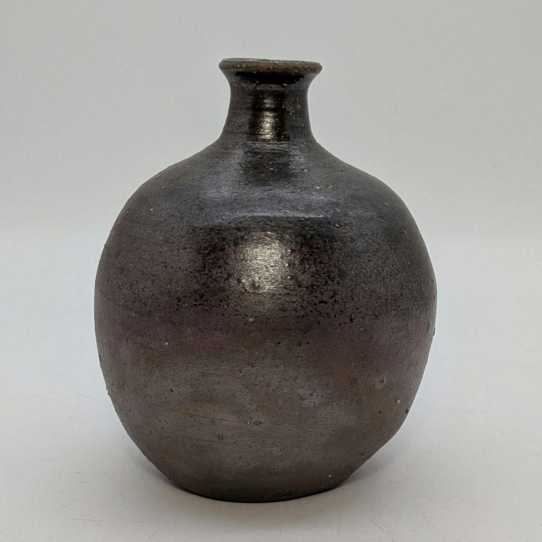 Bizen ware single flower vase with “I” ceramic seal, flower vase Japan
