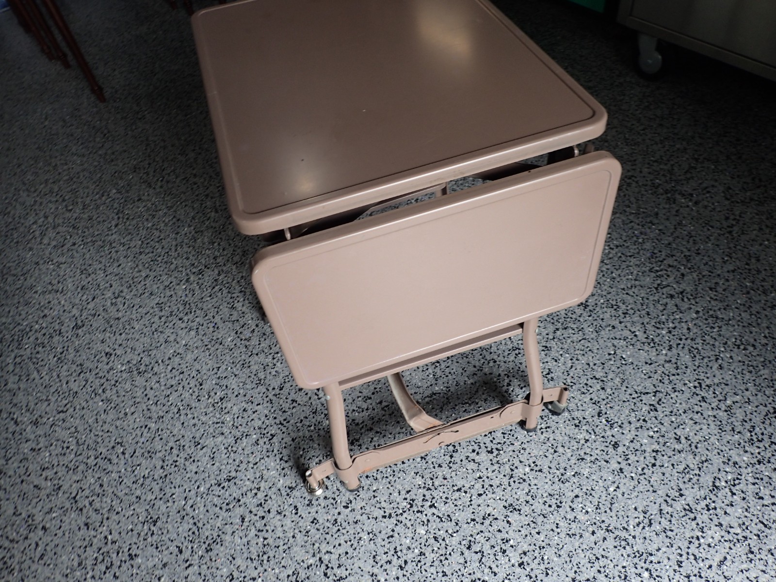 Vintage H-O-N TYPEWRITER TABLE Drop Leaf Metal Rolling Stand Muscatine Iowa
