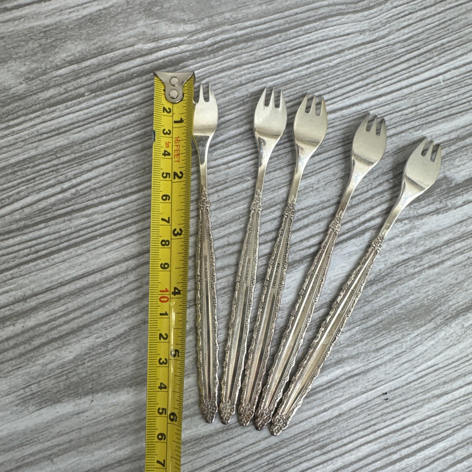 5 Oneida Community ROYAL LACE Silverplate 1973 Sea Food Forks