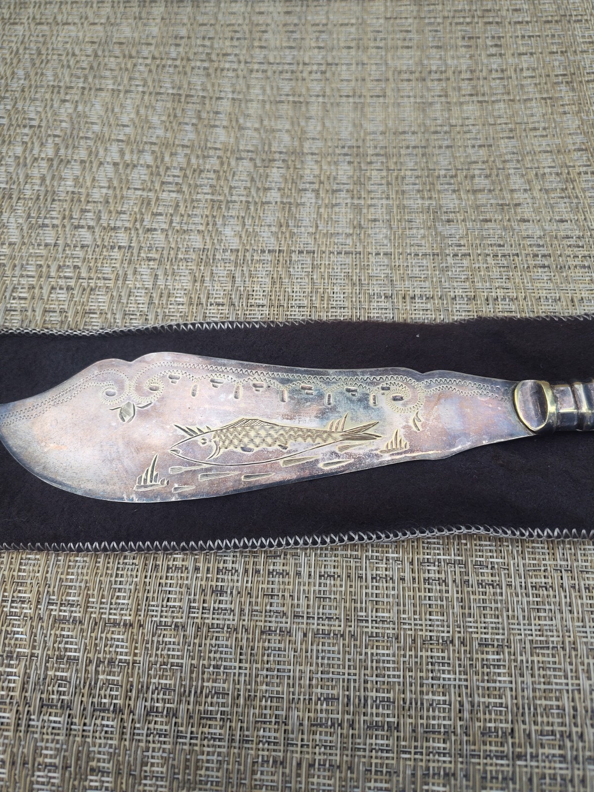 Vintage EPNS Silver Plated Fish Server– Antique Collectible Tableware W/Cloth