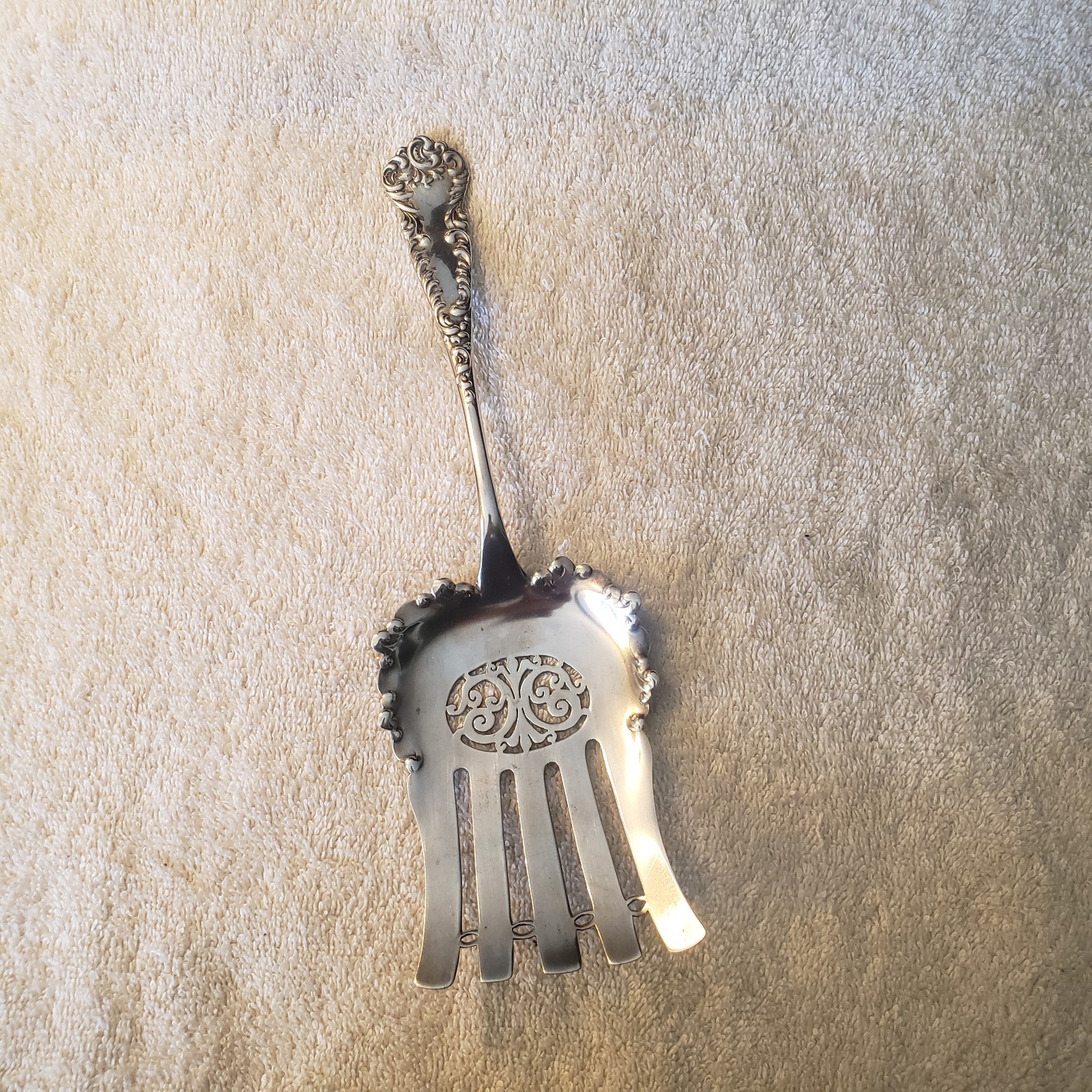 ARGO by KNOWLES sterling silver ASPARAGUS SERVER 5 tine, fancy pierced blade 10″