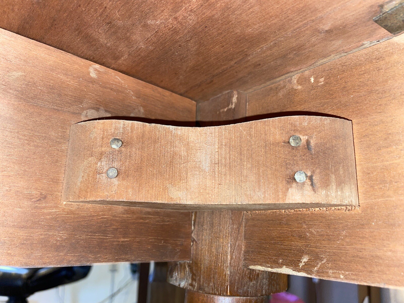 Early 20th Century Traditional Solid Cherry Drop Leaf Gate Leg Dining Table