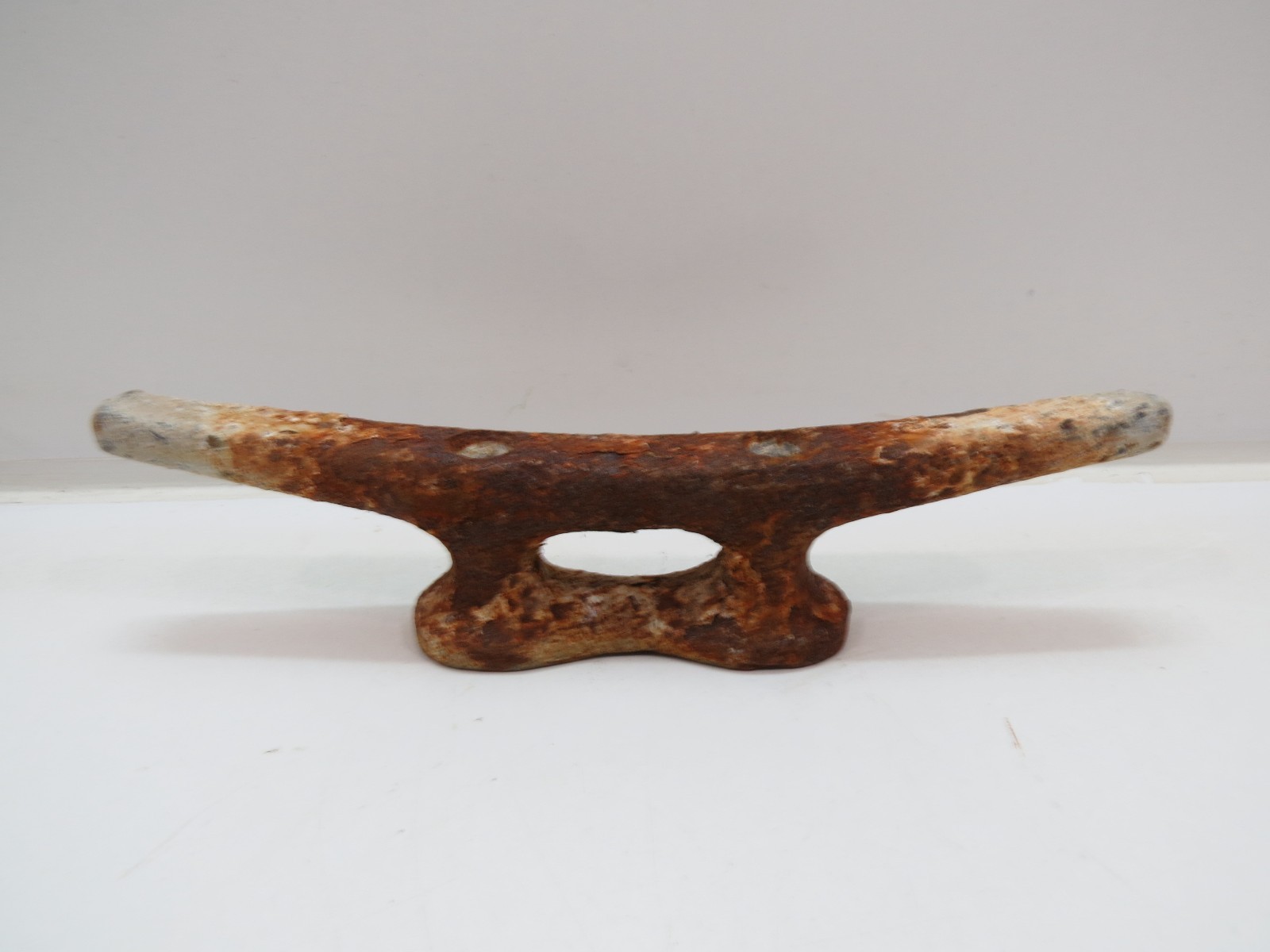 Used RUSTY 12 inch Cast Iron Boat Dock Cleat Tiki Hut Bar Yard Art (D3C981C)