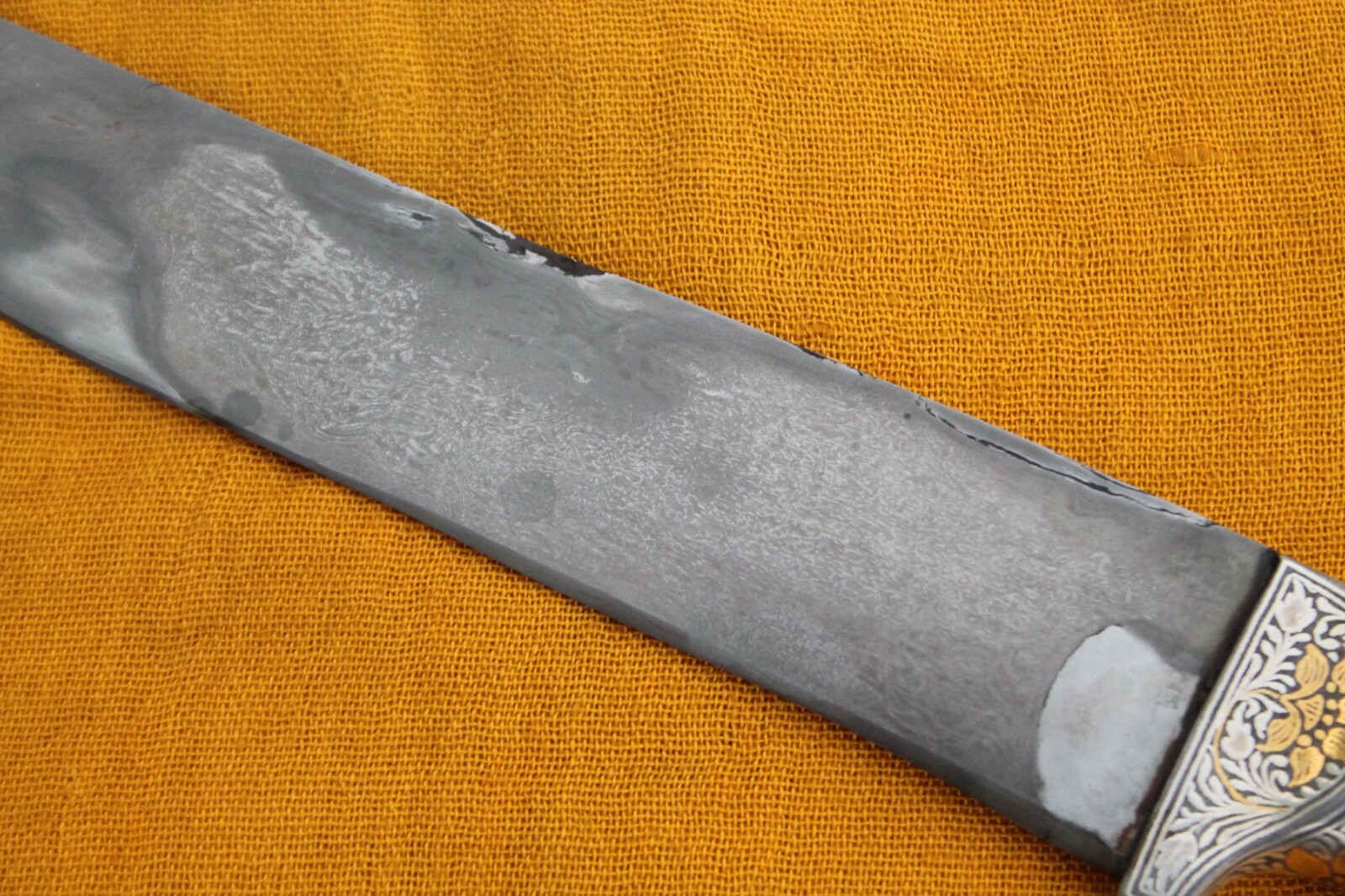 Mughal Islamic green gold & silver inlaid jade aventurine wootz blade peshkabz