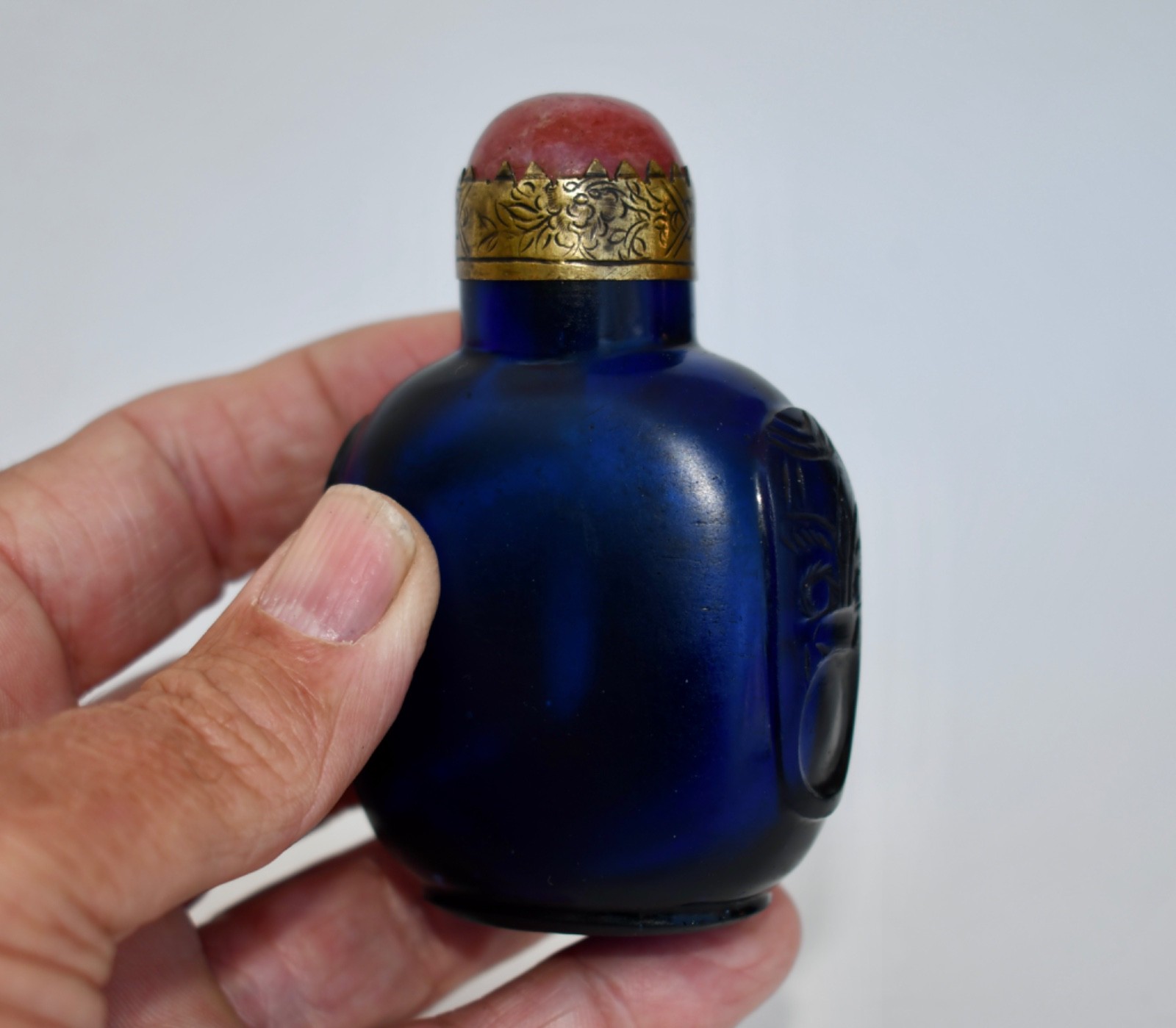 Antique Chinese Late Ching Period Incised Glass Bottle w/ attached Spoon
