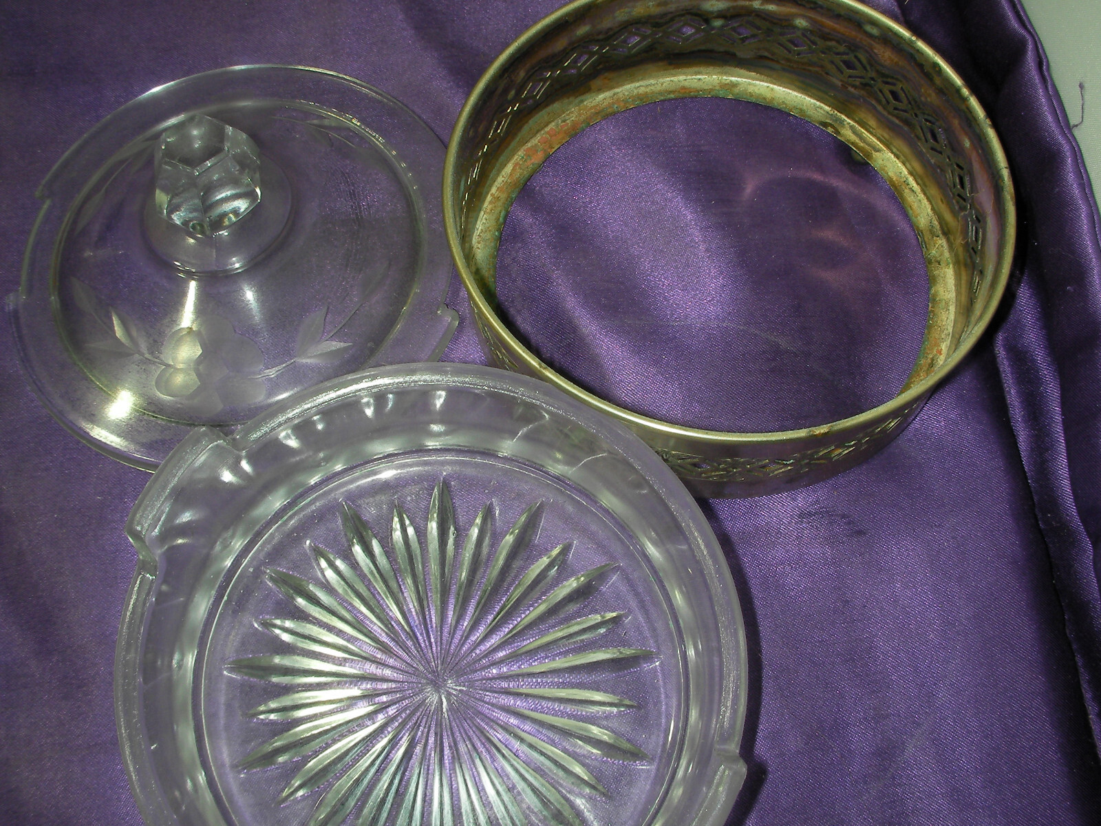 EPNS P&B Unique Vintage Silverplated Footed Powder Makeup Cut frosted Glass Dish