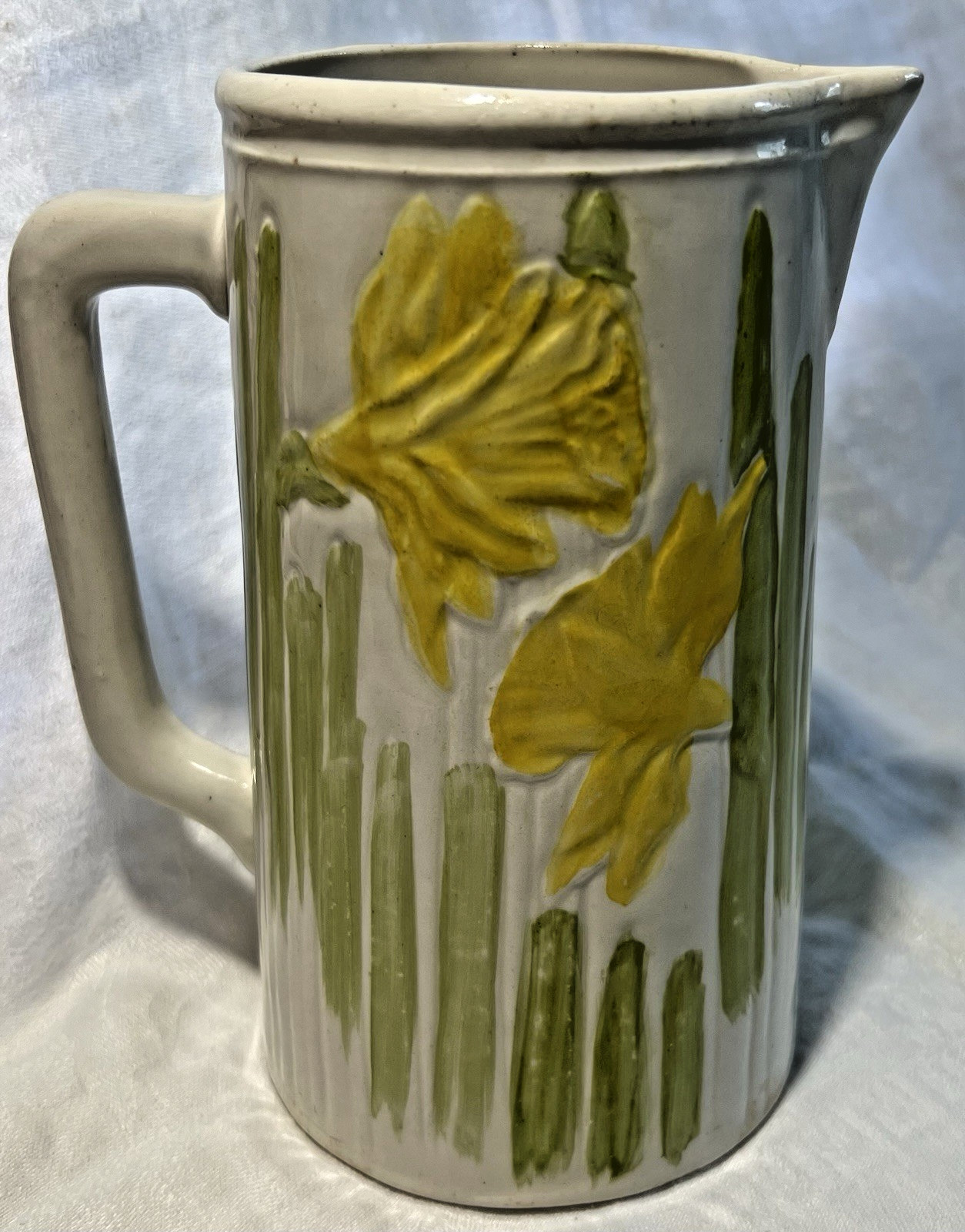 WHEELING POTTERY PITCHER DAFFODIL Design Hand Painted