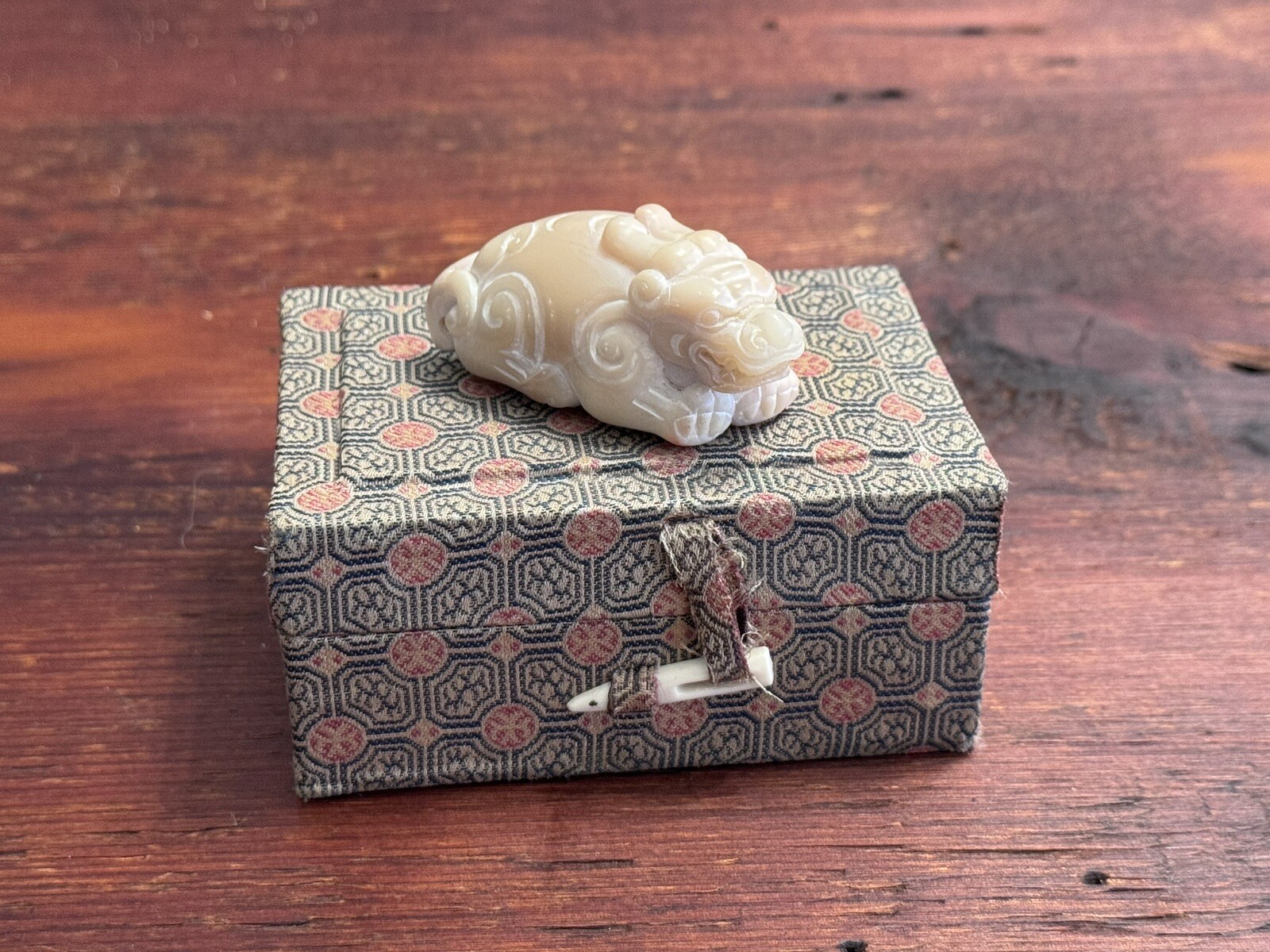 91.6 Gram, Chinese White Jade / Mutton Fat, Antique Carved Dragon – Detailed Art