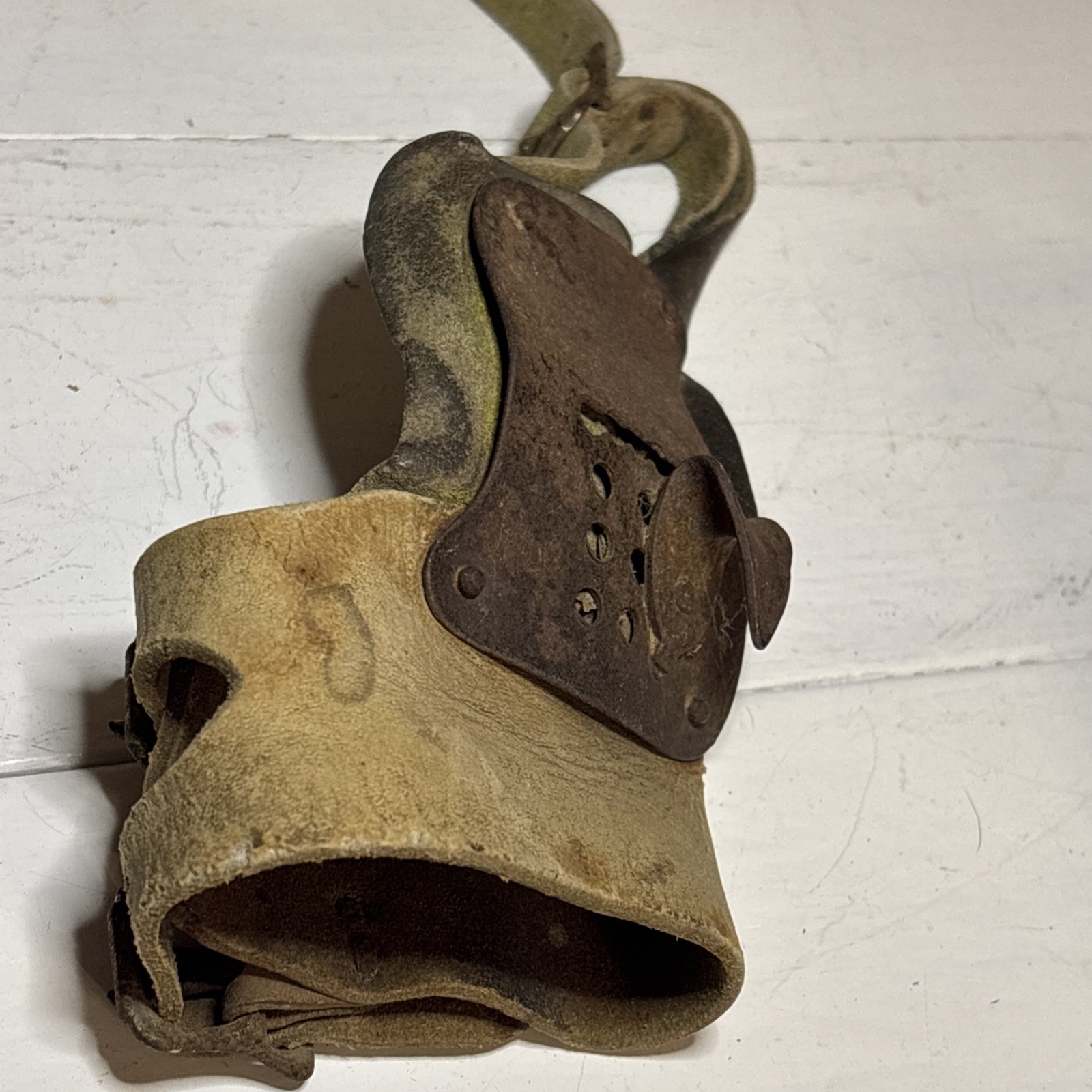 ANTIQUE CORN HUSKER SHUCKER LEATHER & STEEL THE “BOSS” VINTAGE 1800’S