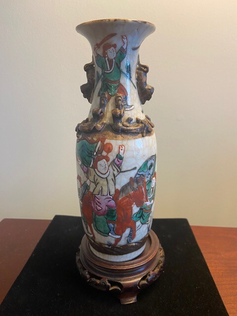 Chinese Porcelain Crackle Vase with Warrior Depictions Qing Dynasty
