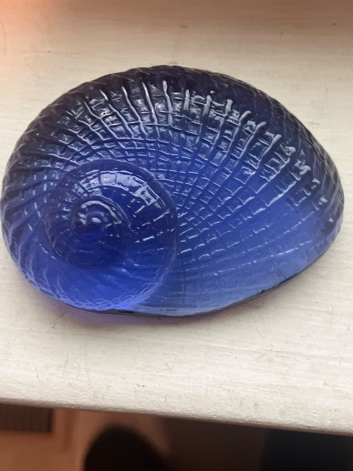 VINTAGE COBALT BLUE GLASS SEASHELL PAPERWEIGHT 4.5oz NAUTILUS ART GLASS 3×2″